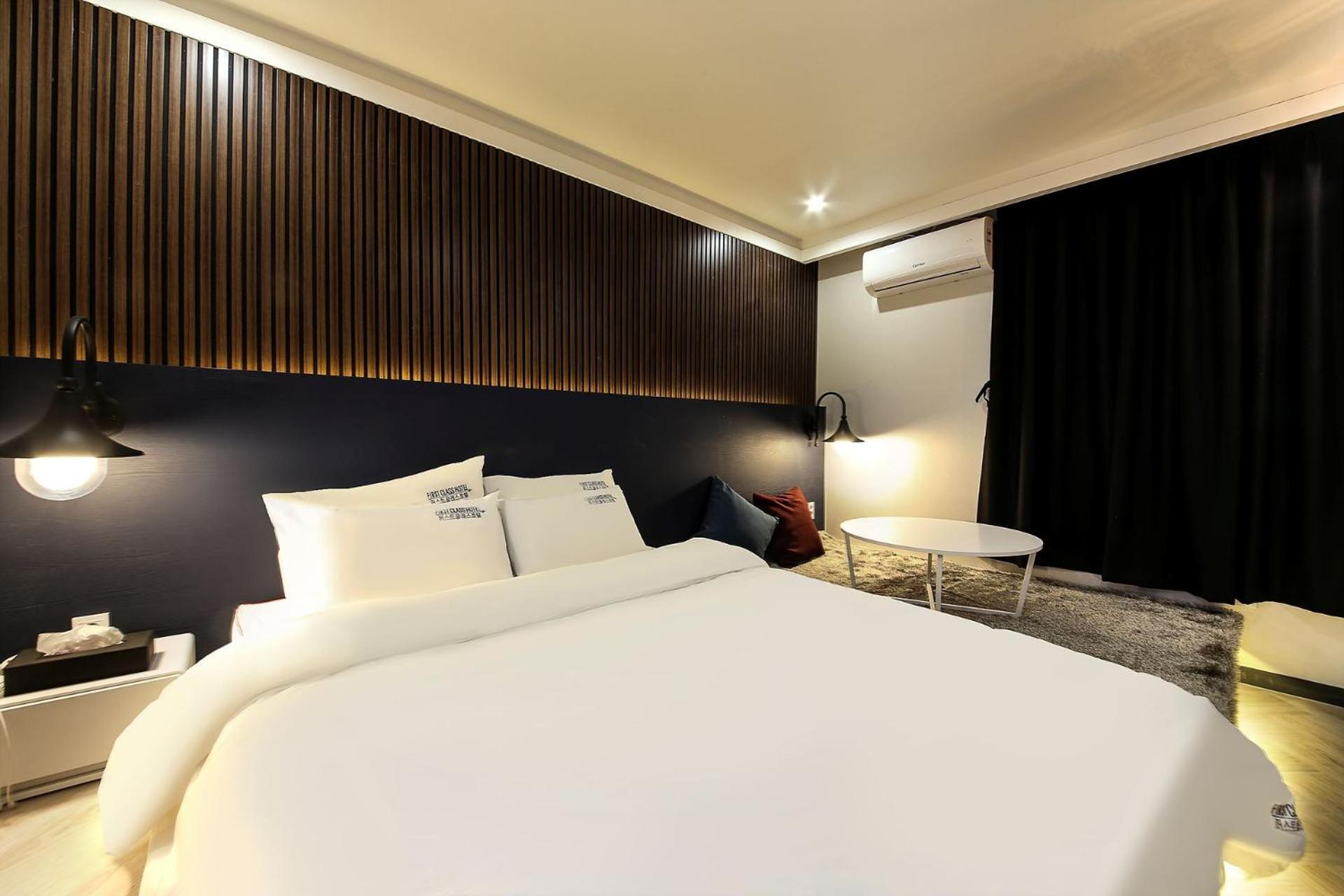 Large Double Room - Photo 5