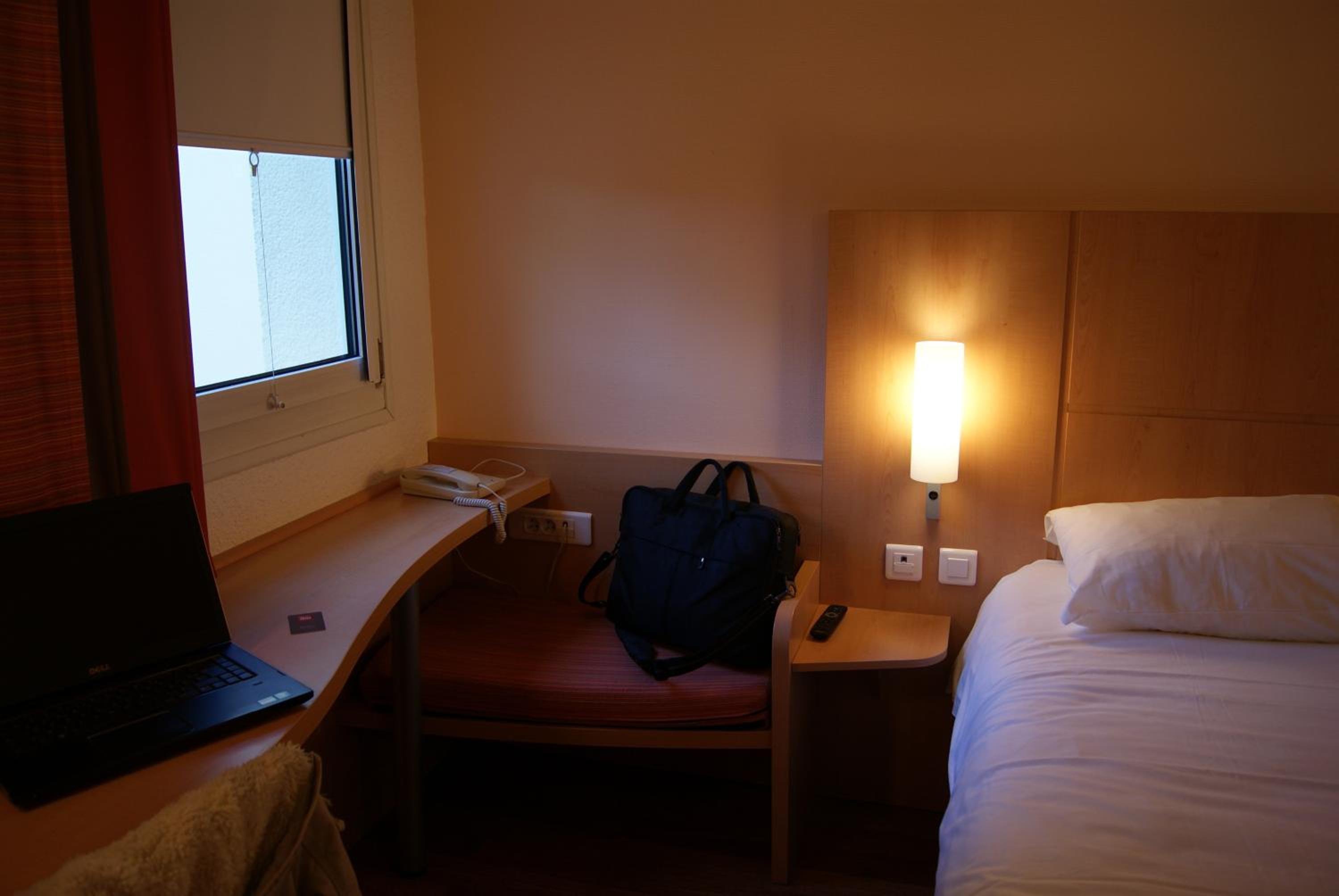Standard Twin Room - Photo 1