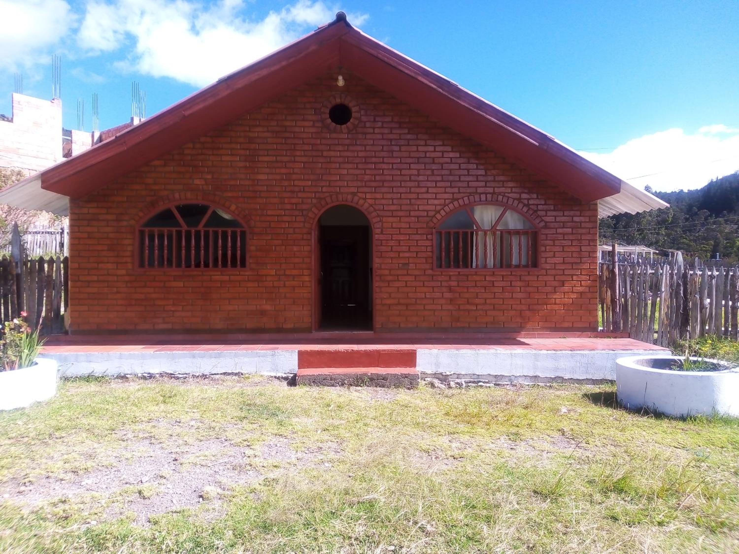 Three-Bedroom House photo 2