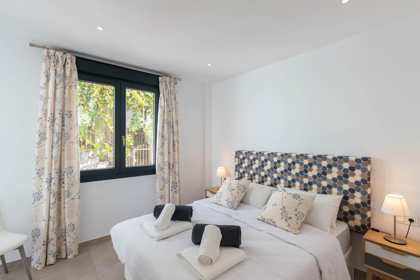 Two-Bedroom Deluxe Apartment with Ocean View photo 2