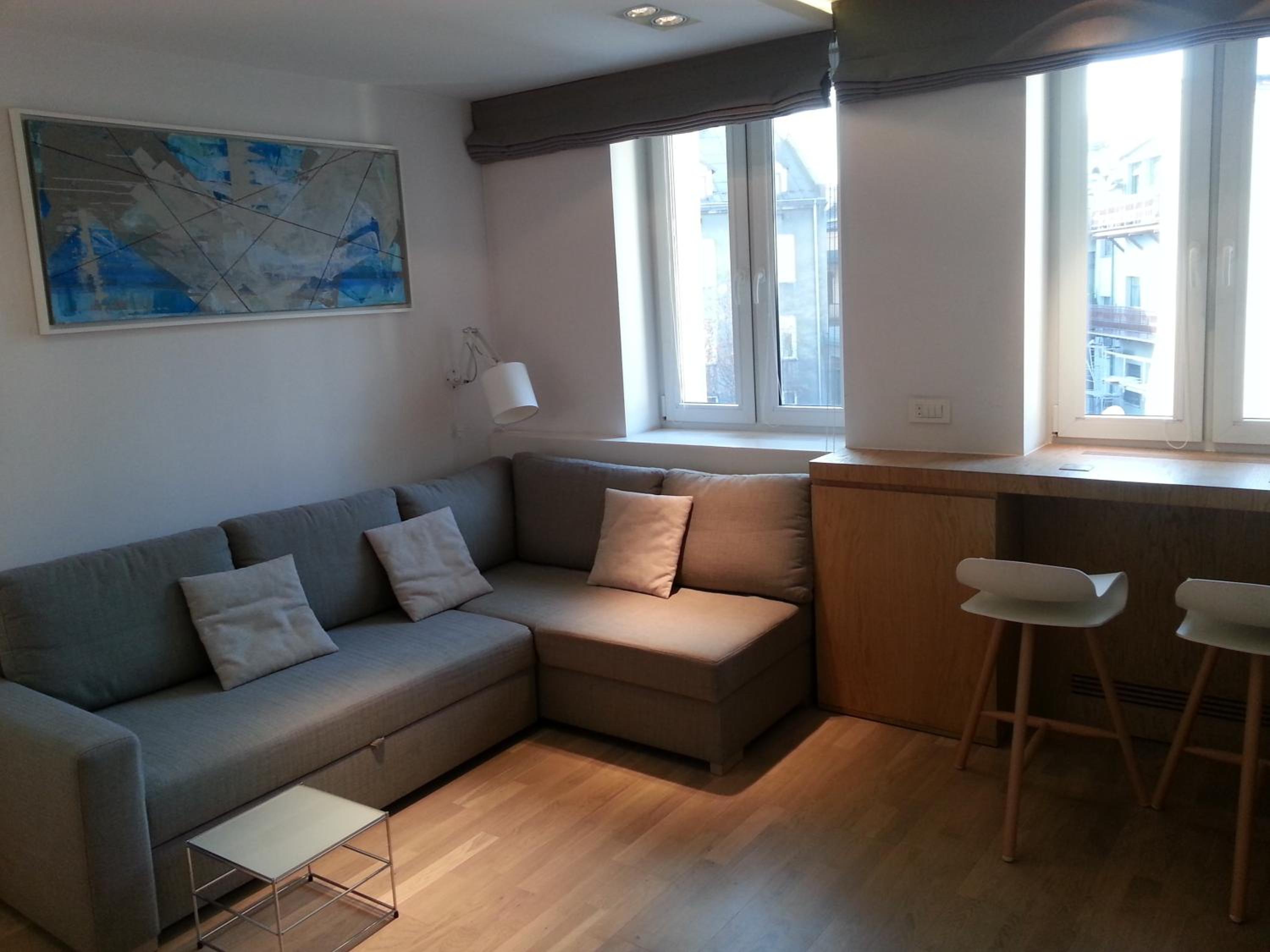 Studio Apartment - Photo 1