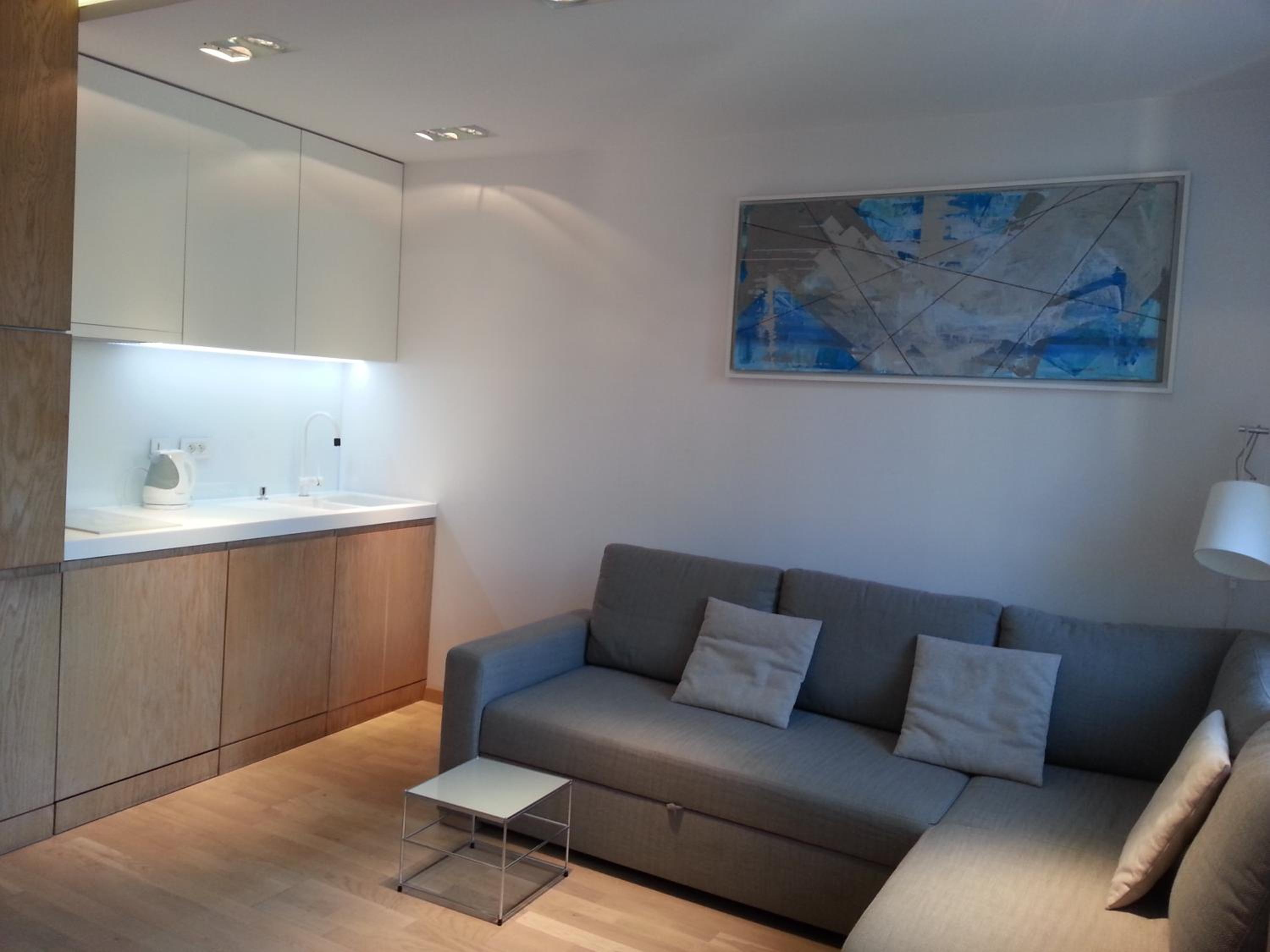 Studio Apartment - Photo 2