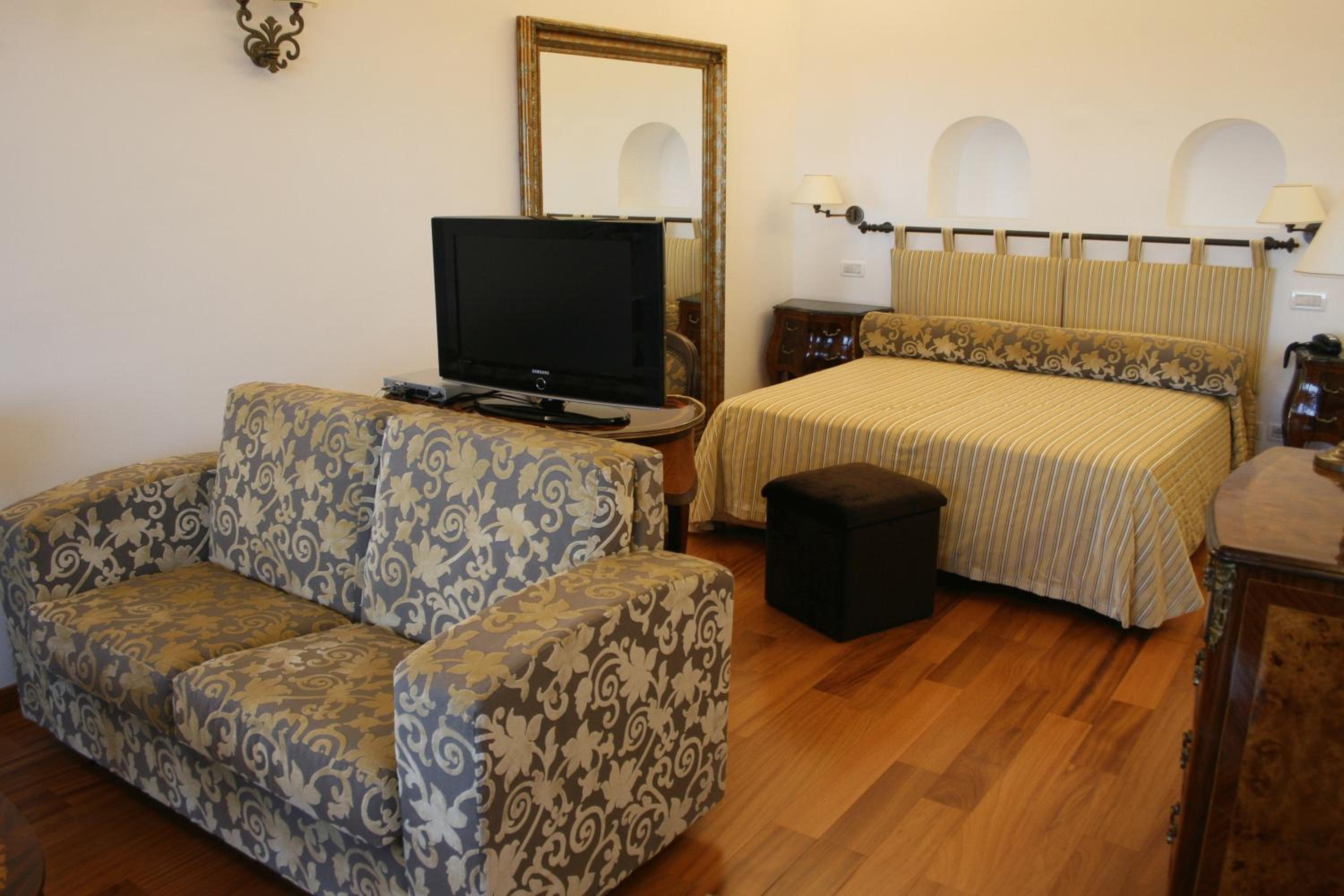 Superior Double Room with Sea View - Photo 14