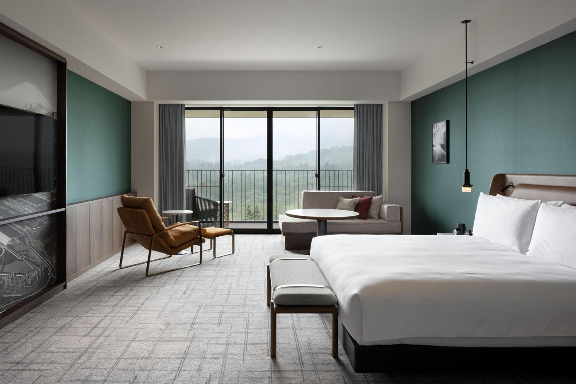 Deluxe King Room with Mt. Fuji View
