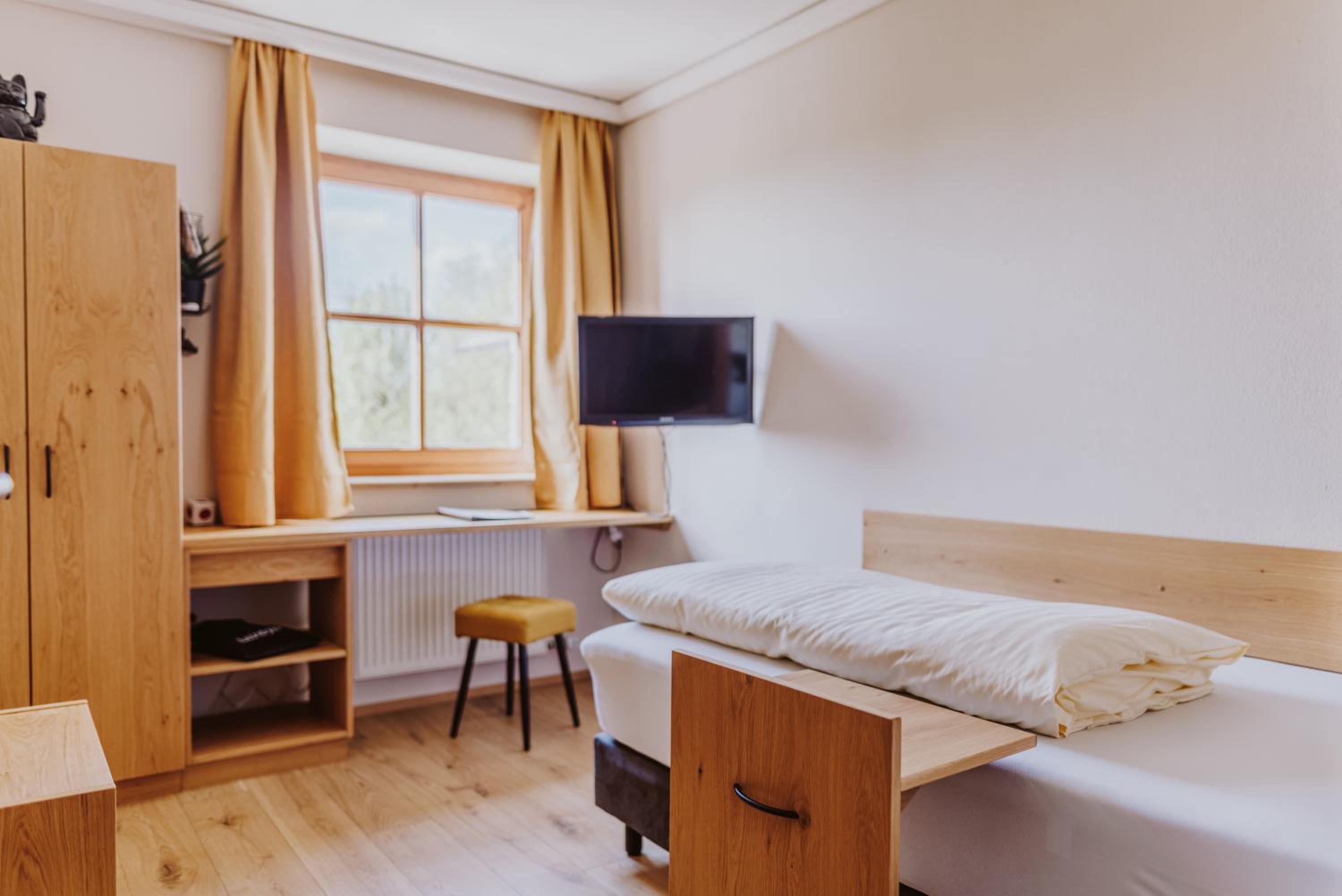Small Single Room photo 3