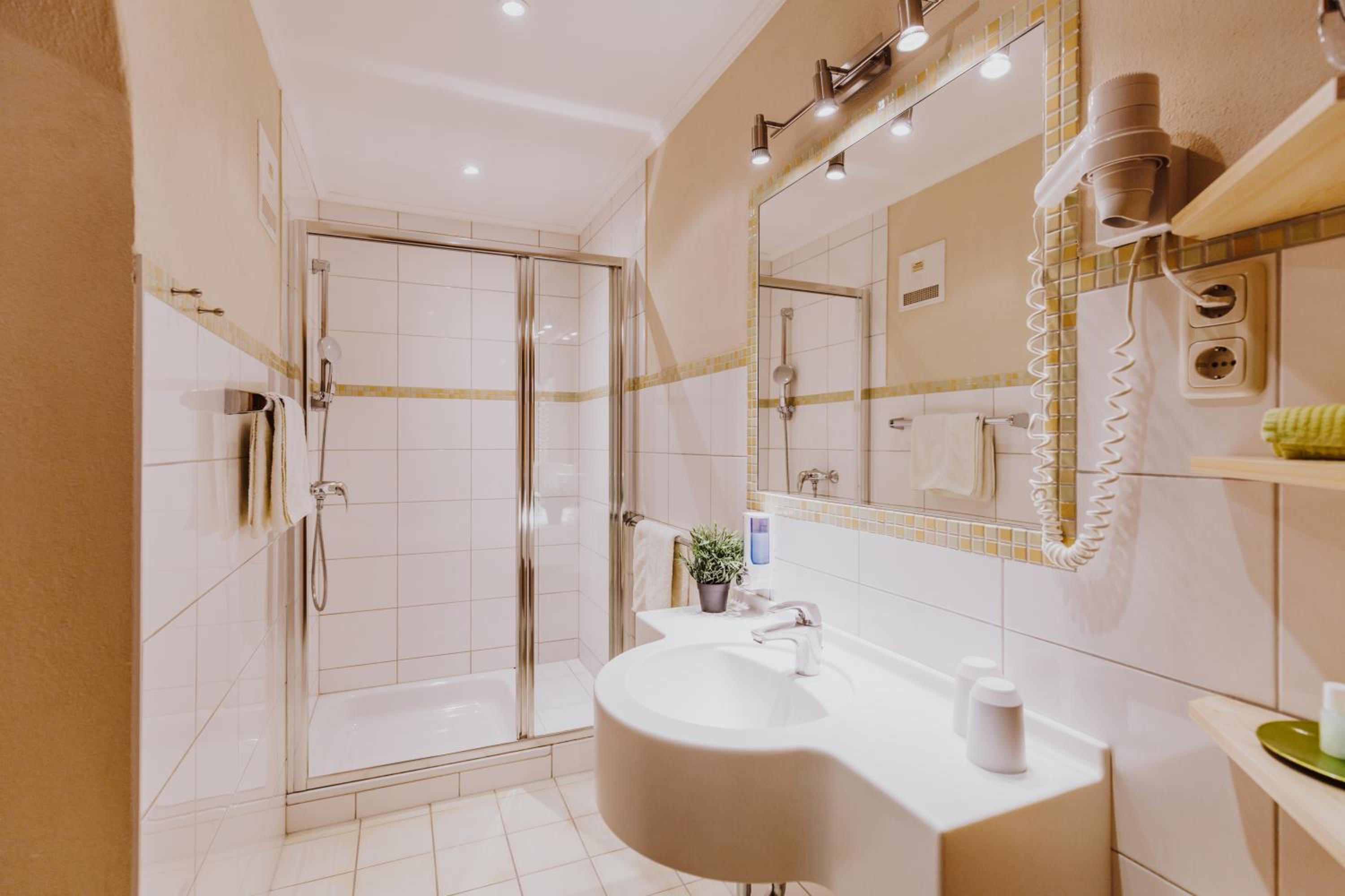 Double Room - Photo 3