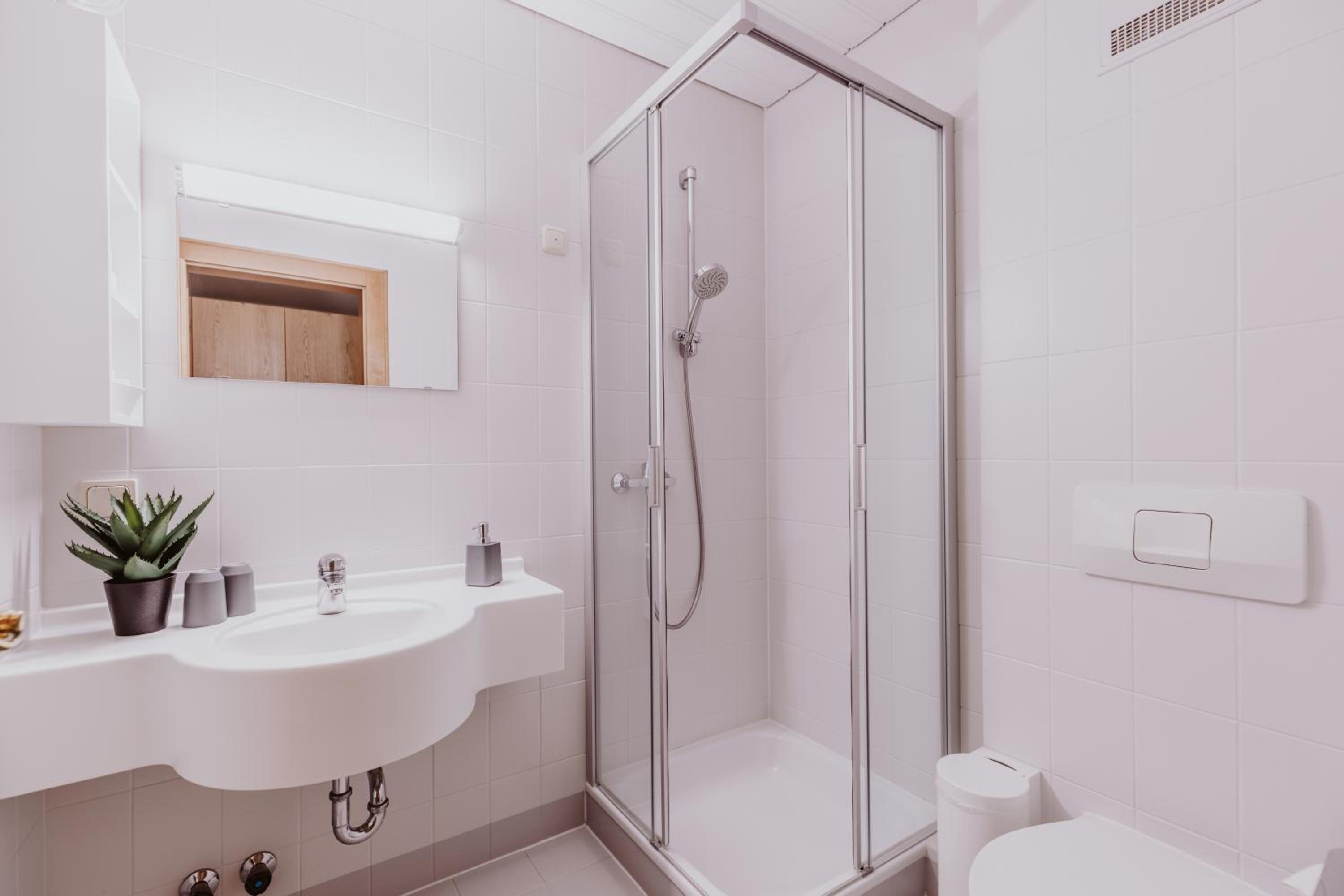 Double Room - Photo 6