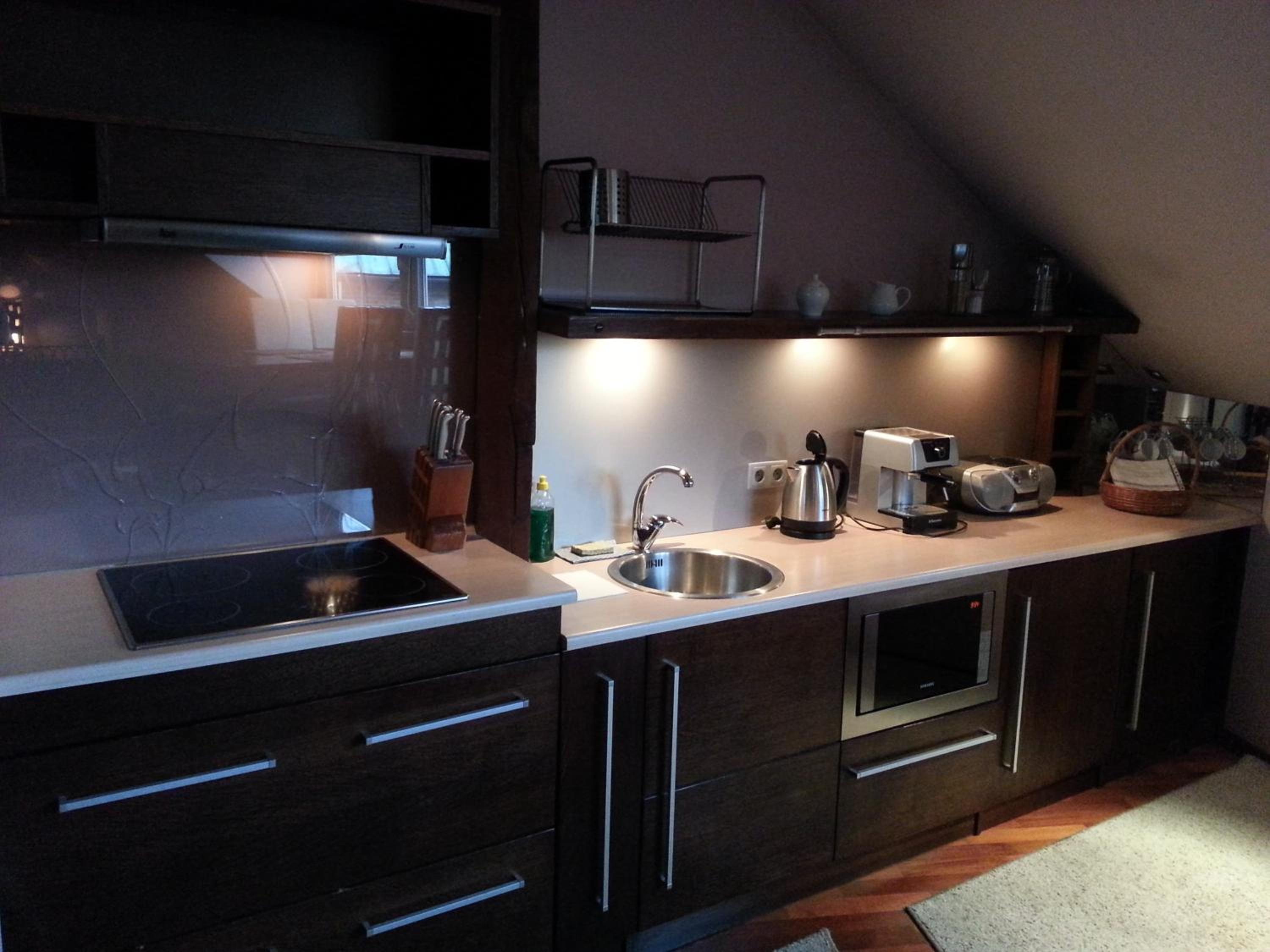 One-Bedroom Apartment - Photo 7
