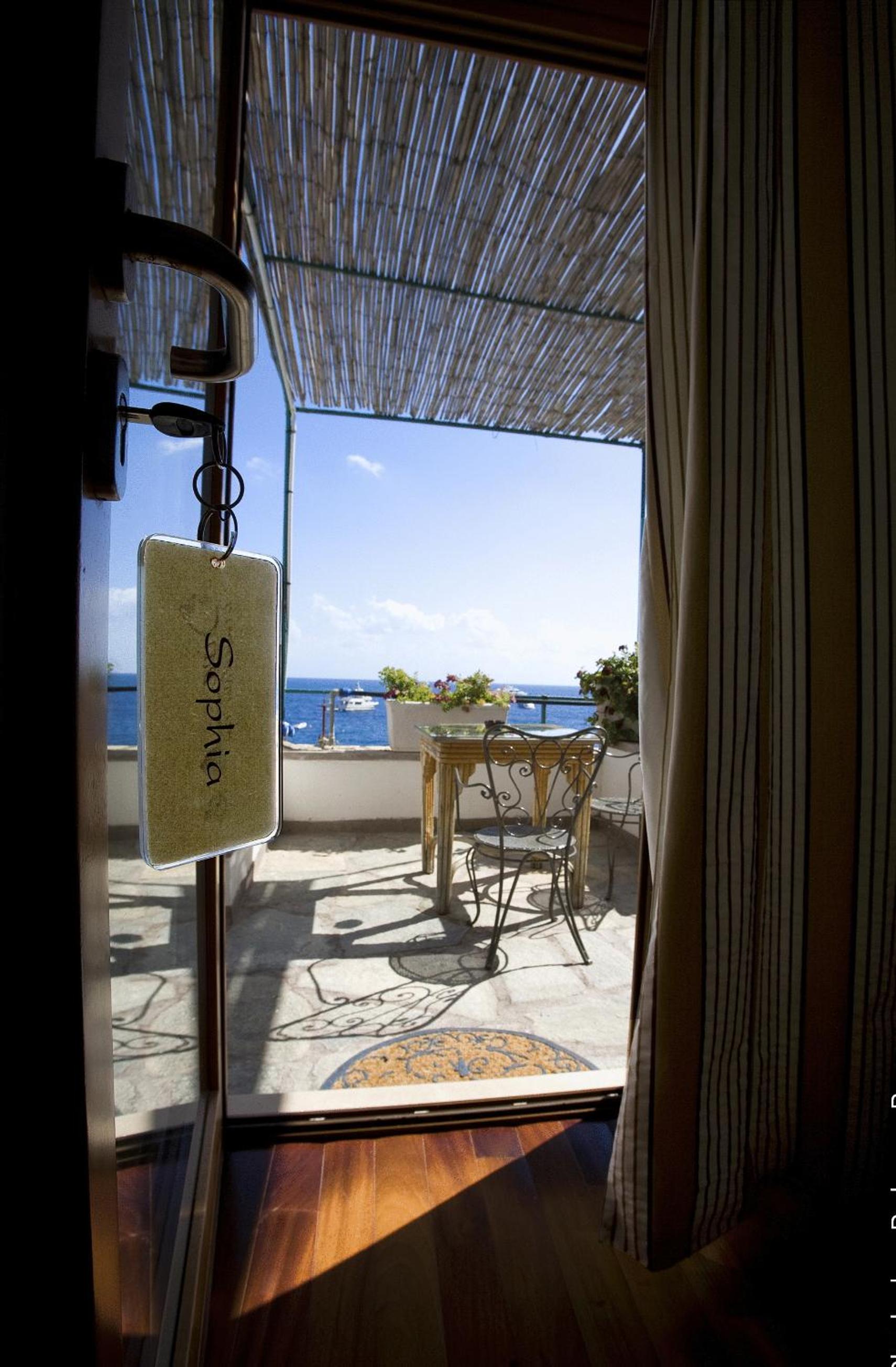 Double Room with Sea View - Photo 5