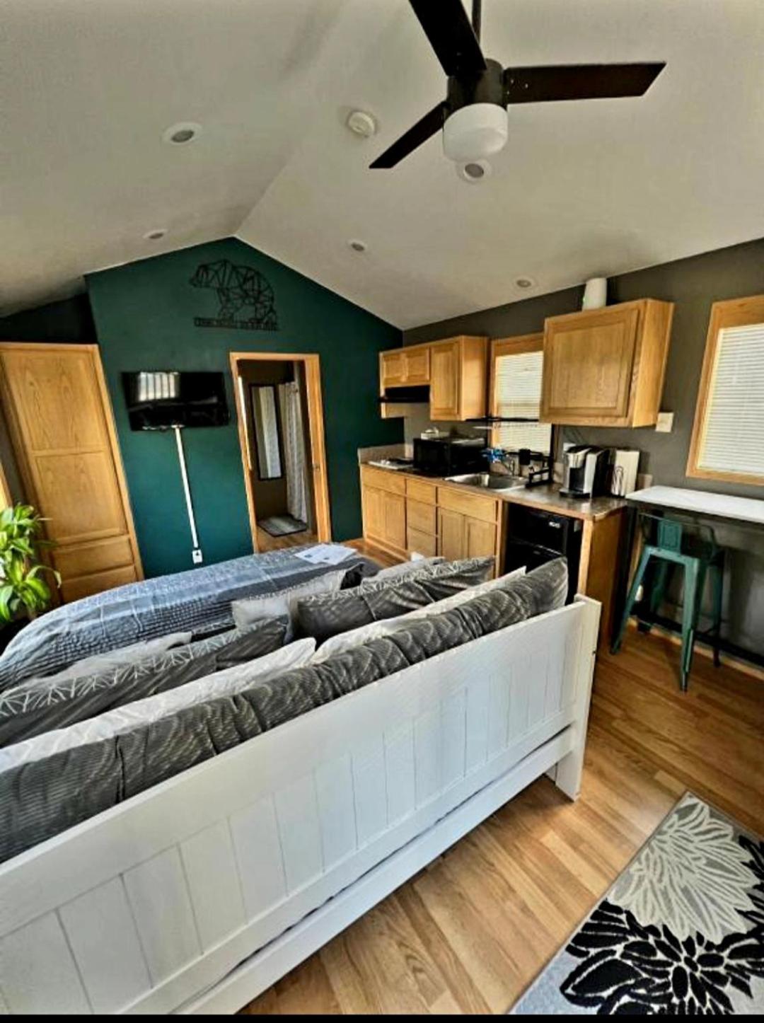 One-Bedroom House photo 1