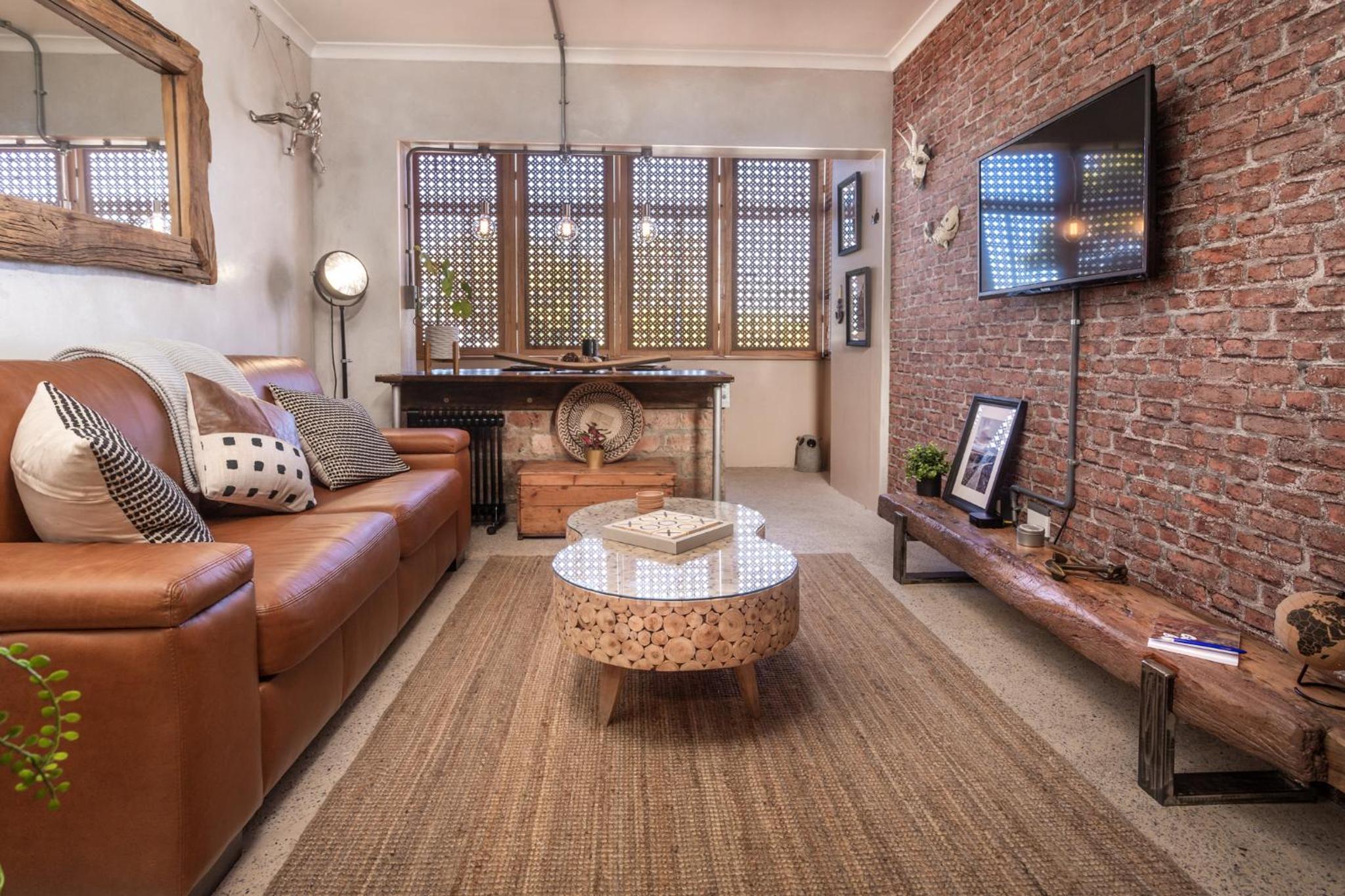 One-Bedroom Apartment - Photo 1
