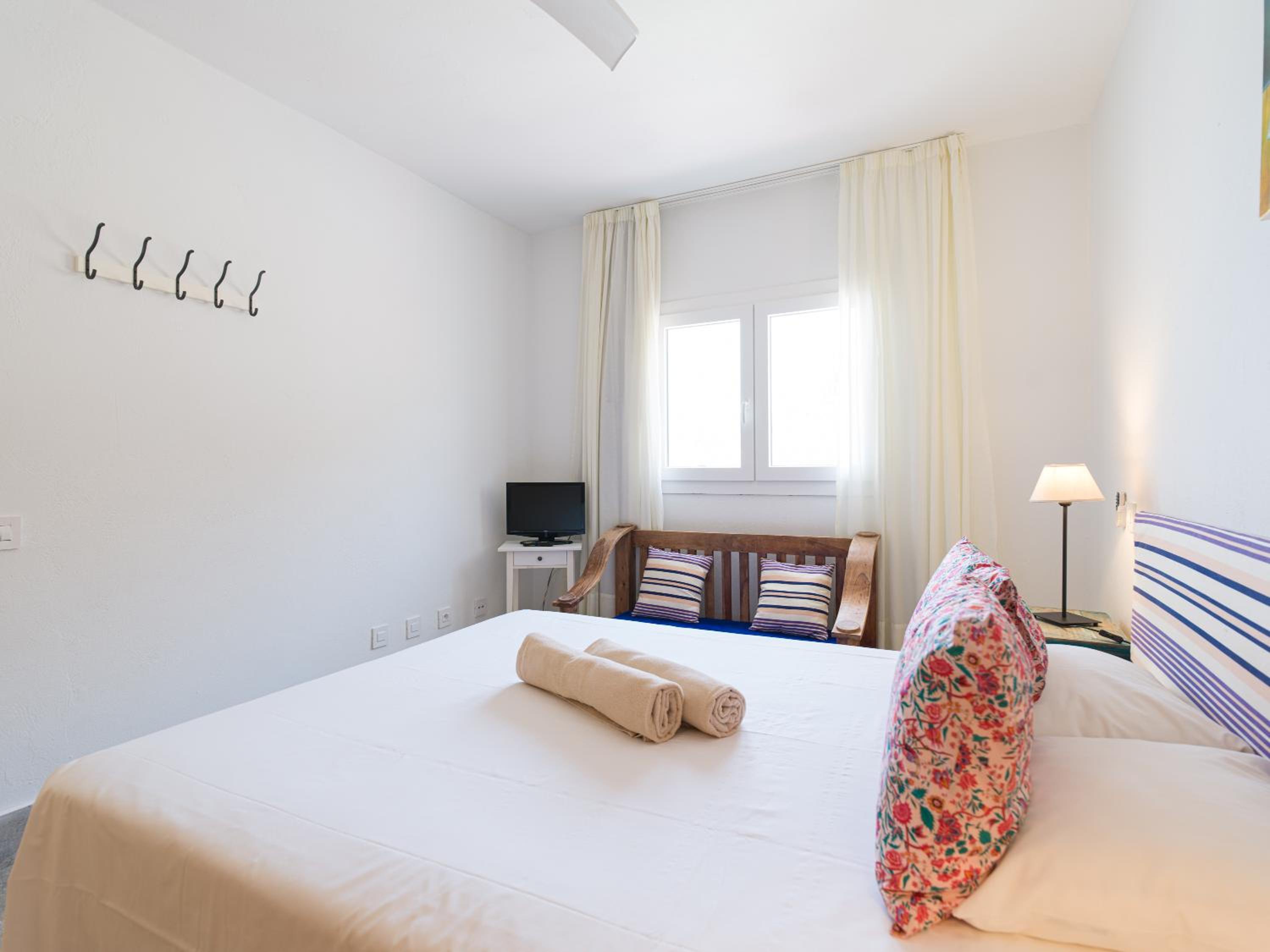 Three-Bedroom Apartment with Sea View photo 3