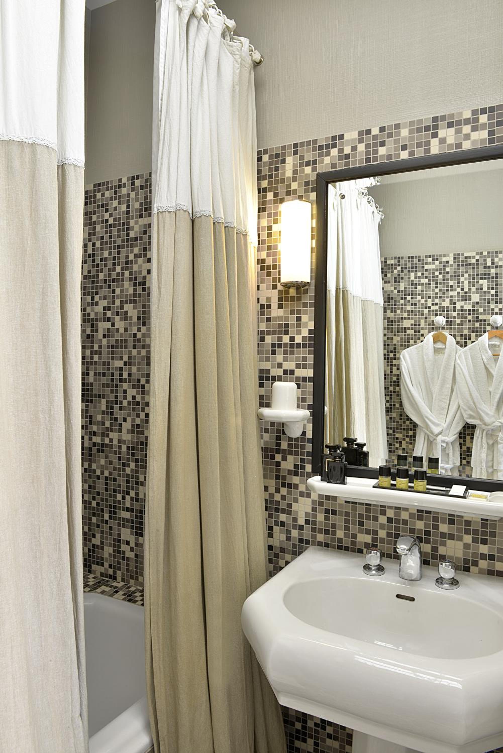 Elegance Twin Room - Photo 2