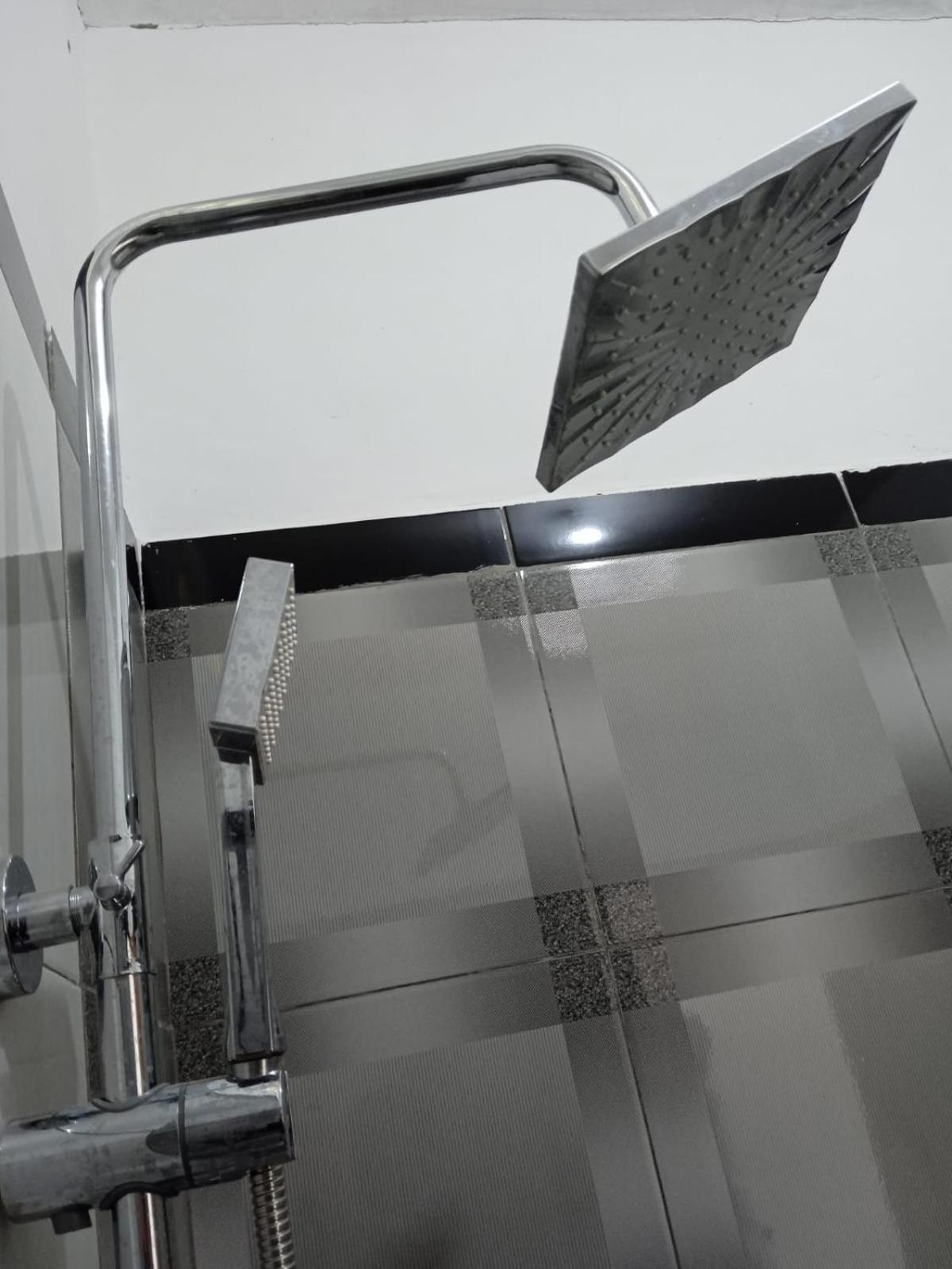 Double Room with Private Bathroom - Photo 9