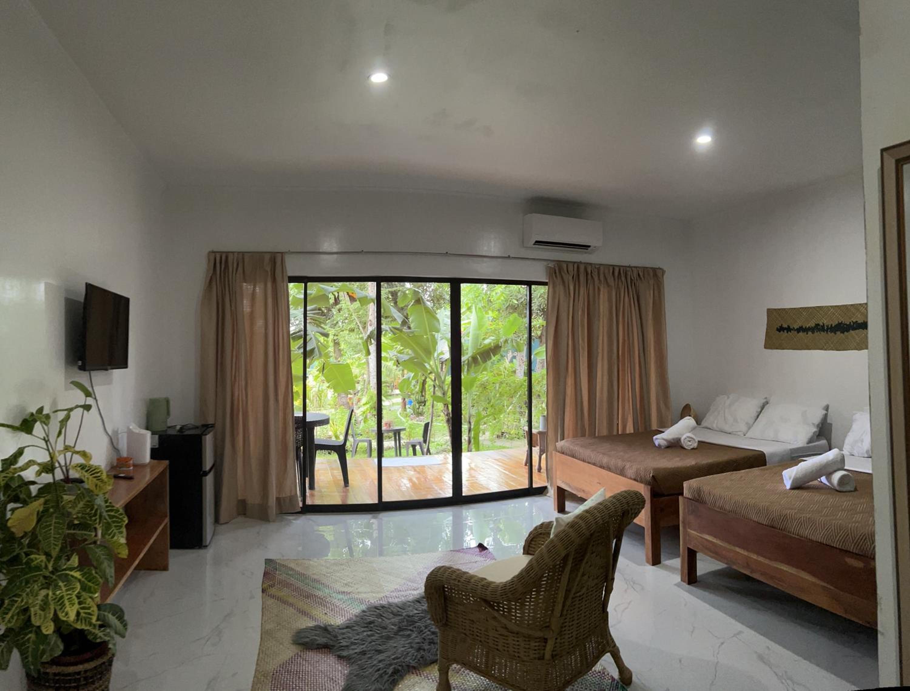 Family Room with Terrace - Photo 2