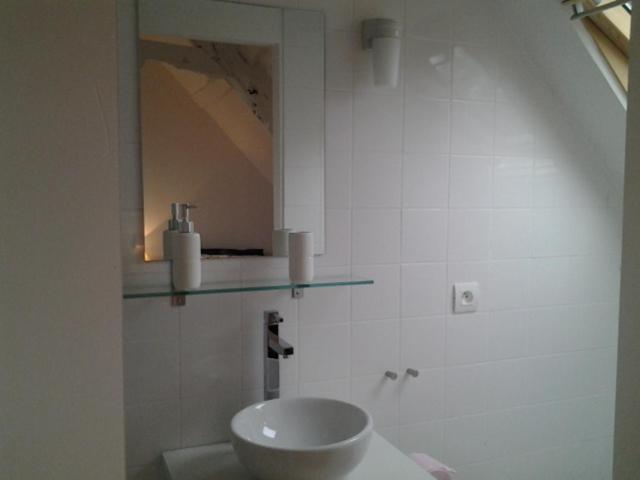Small Twin Room - Photo 3