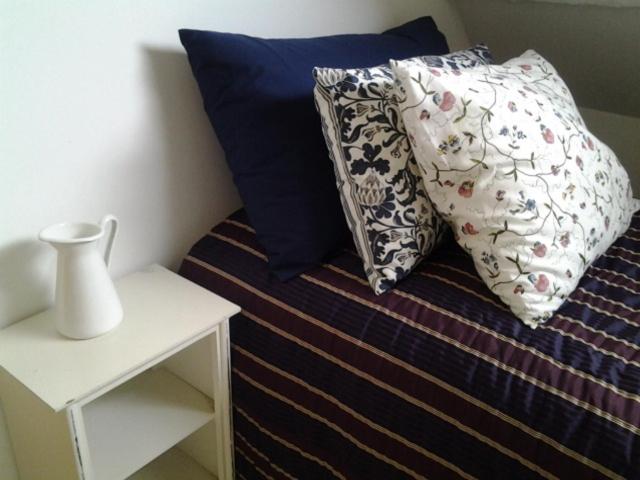 Small Twin Room - Photo 2