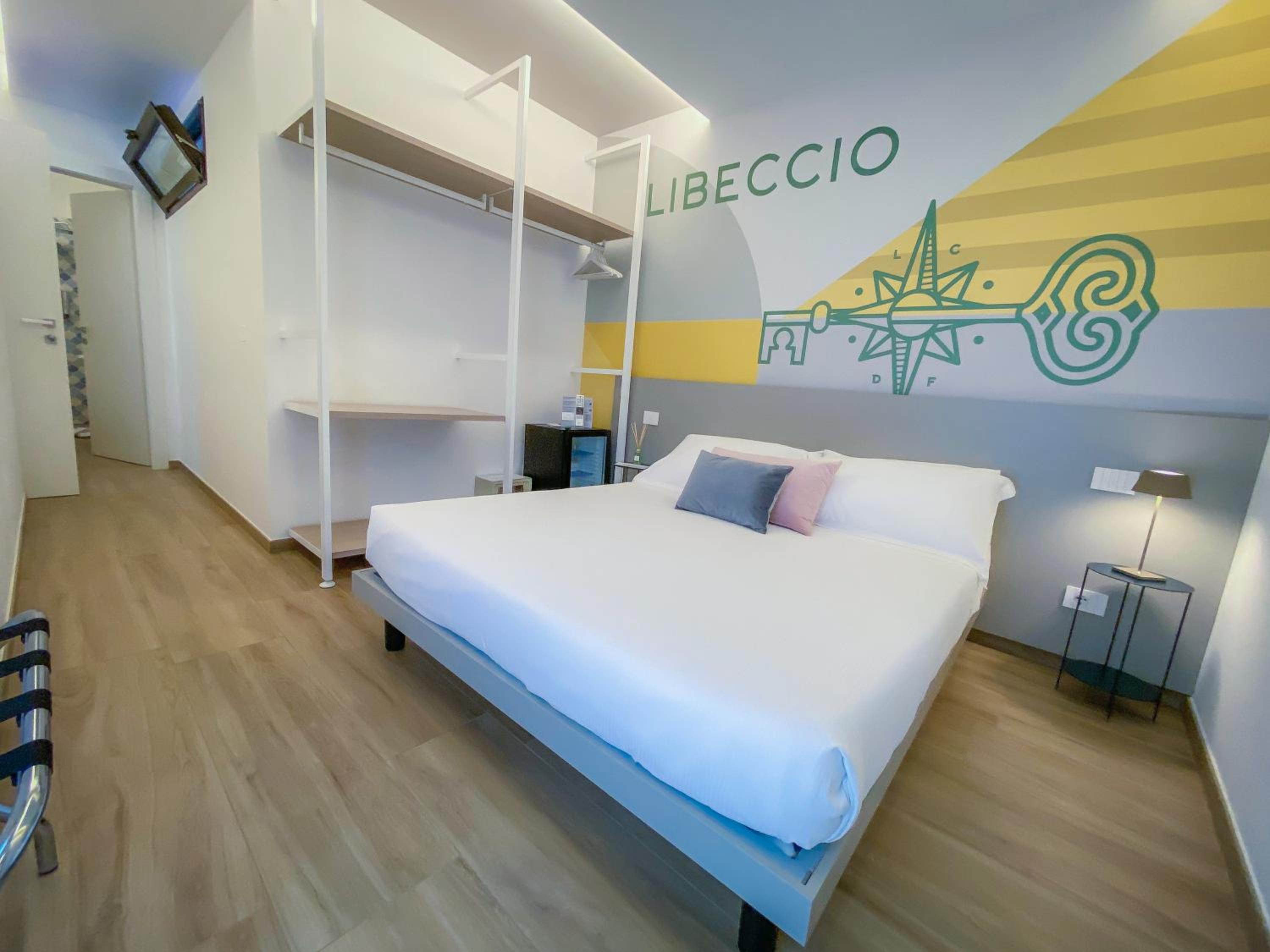 Double Room - Photo 8