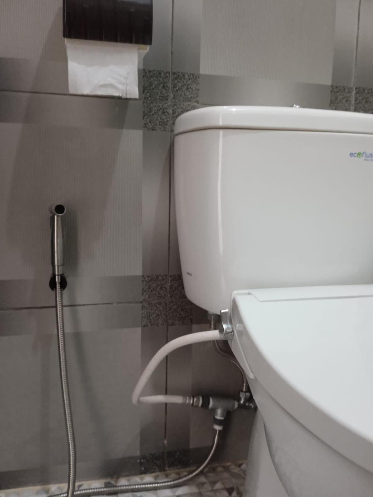 Double Room with Private Bathroom - Photo 15