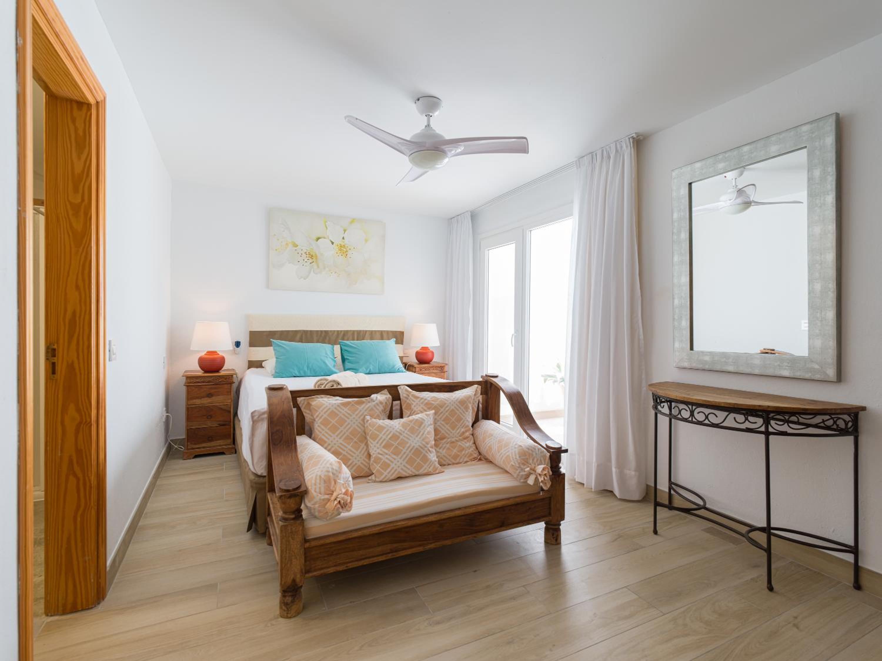 Two-Bedroom Apartment with Sea View photo 2
