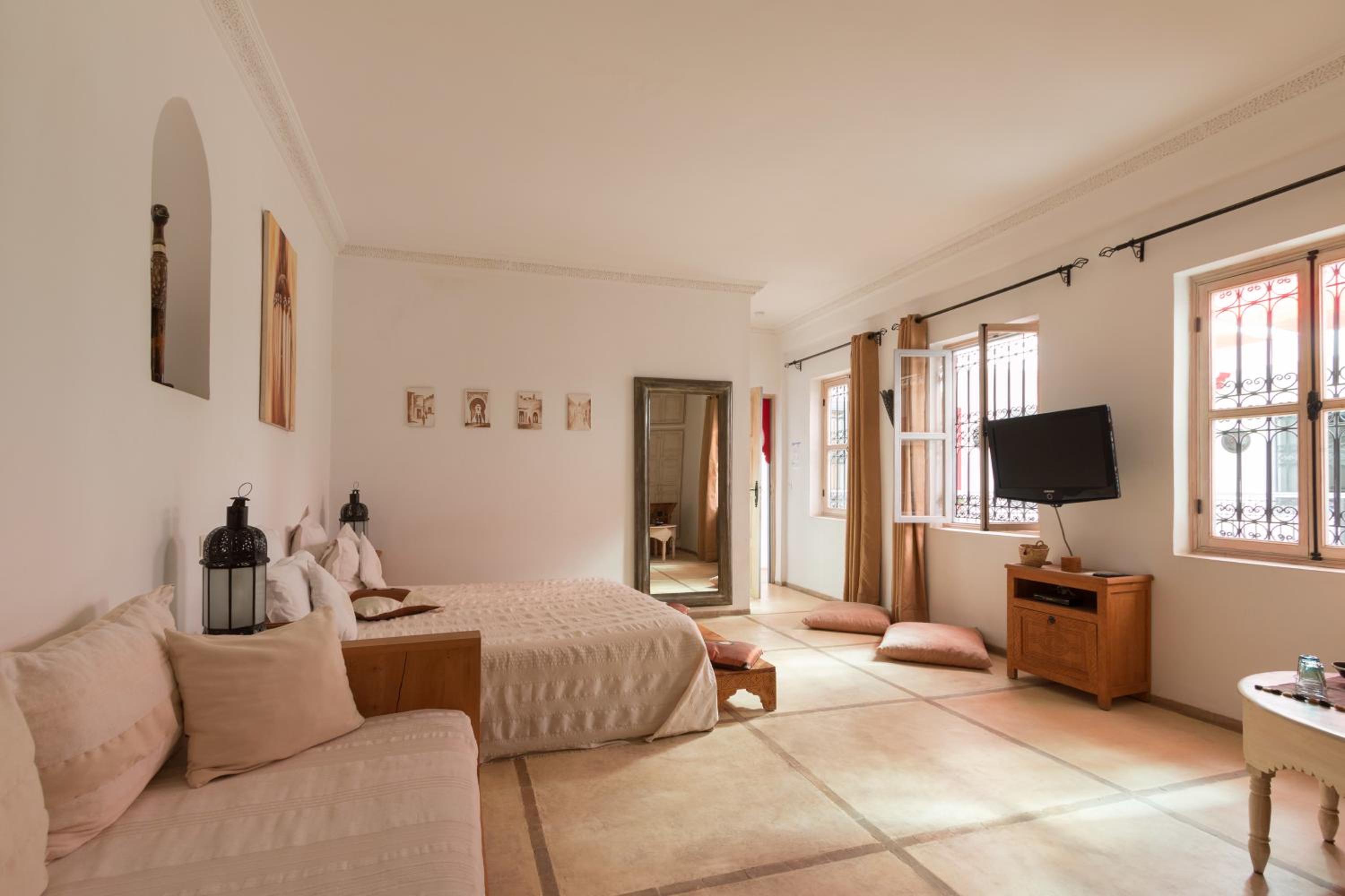Triple Suite - Photo 6