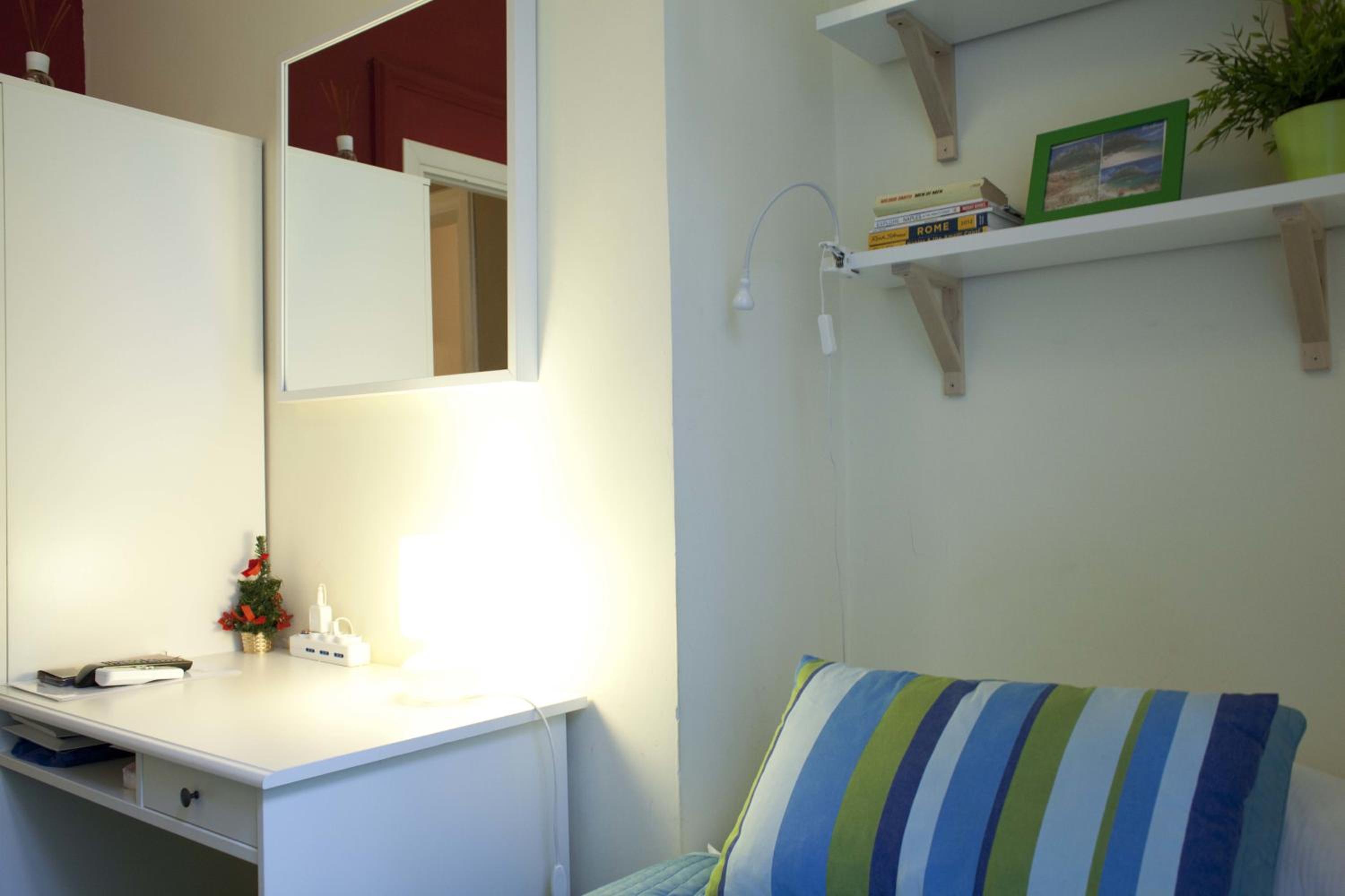 Single Room photo 2