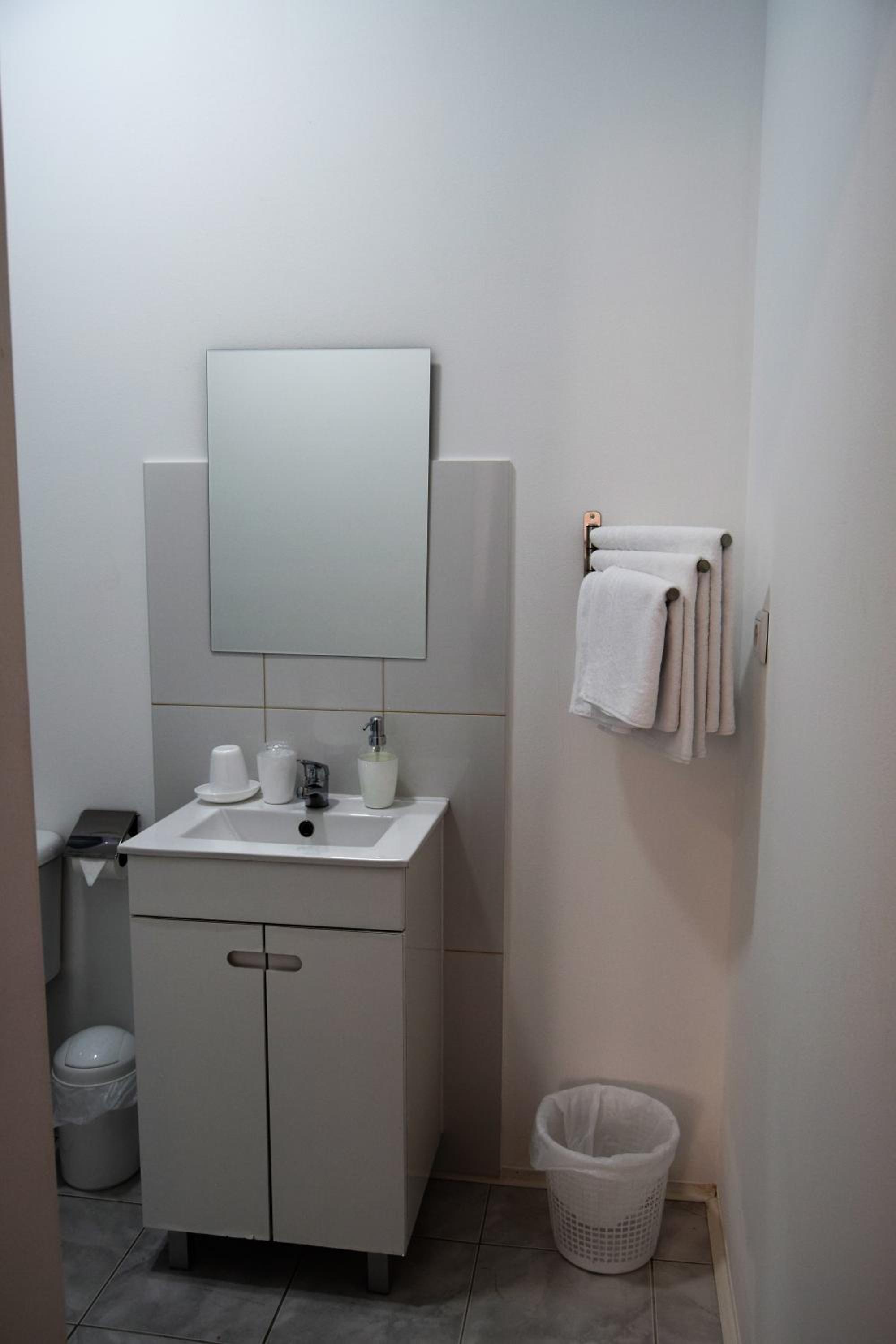 Economy Double Room - Photo 3