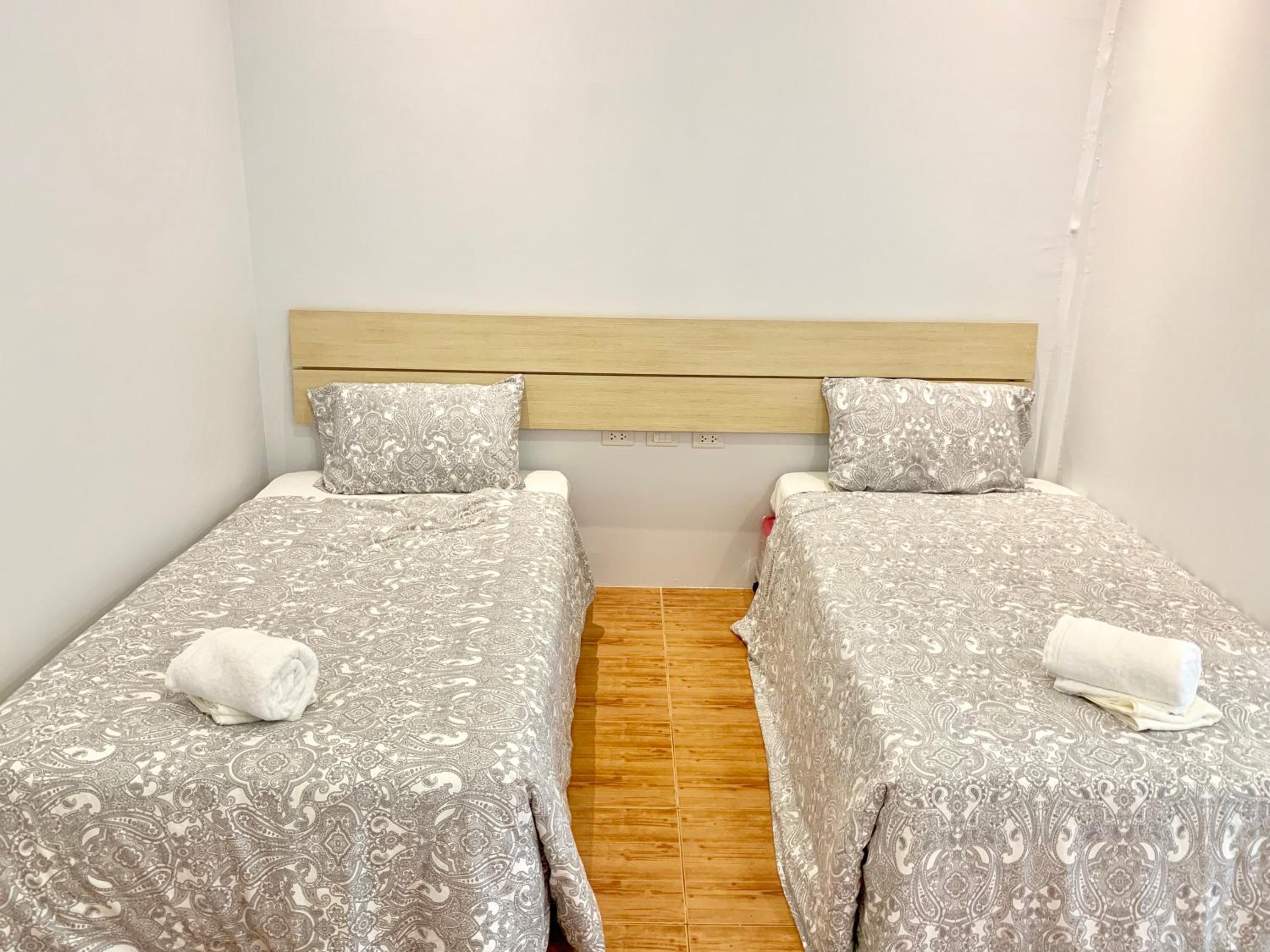 Small Twin Room photo 1