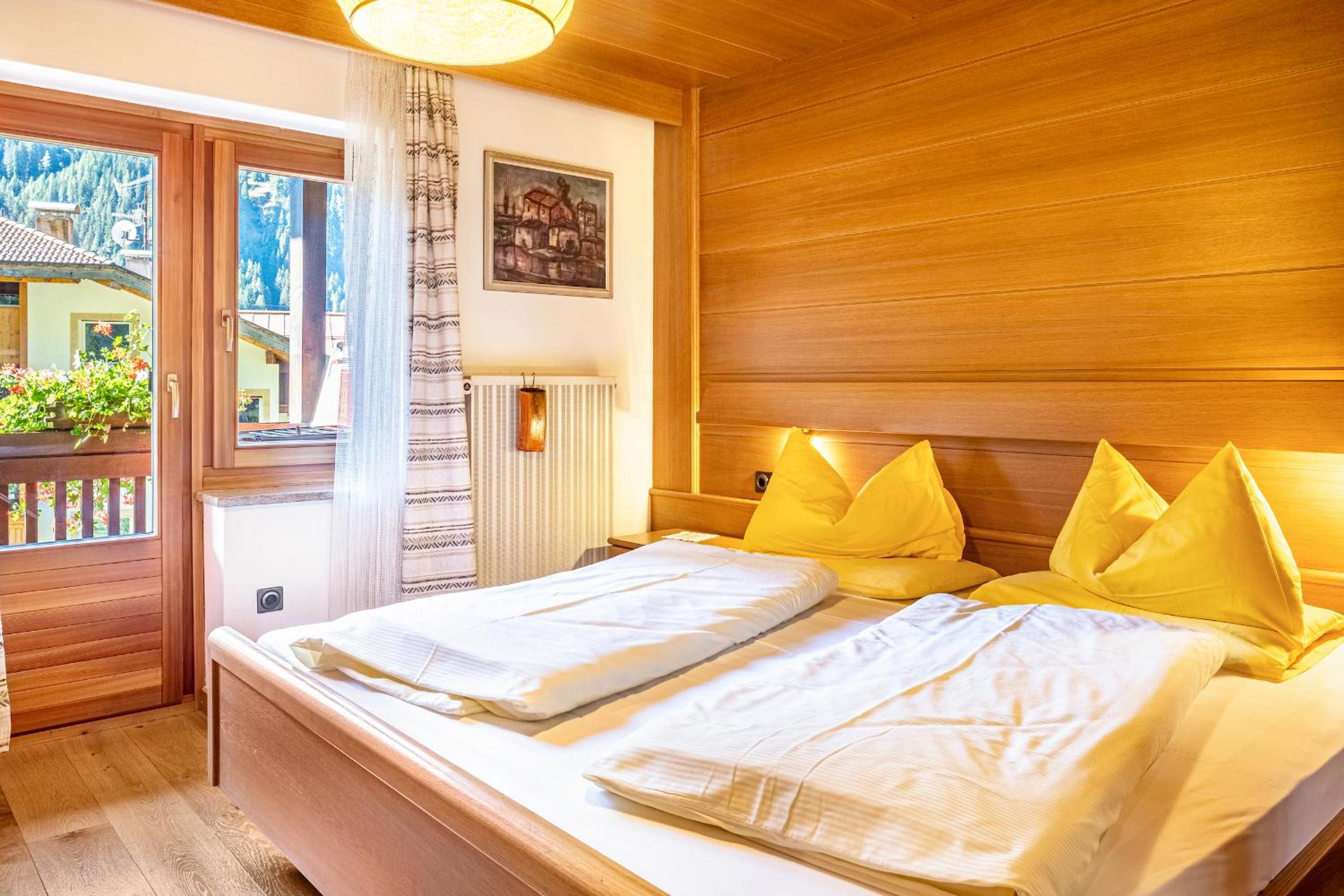 Two-Bedroom Deluxe Apartment with Garden View