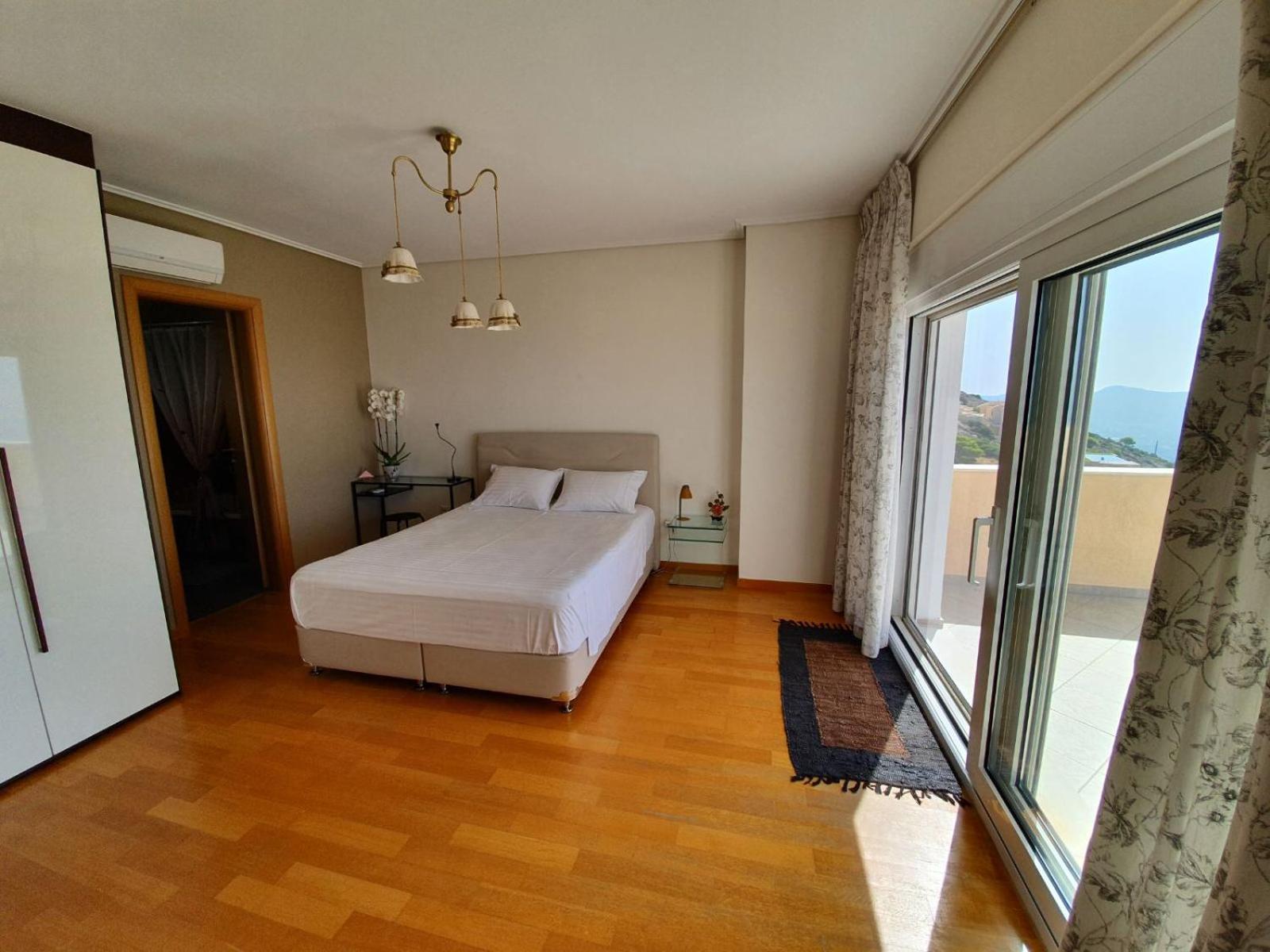 Deluxe Double Room with Balcony and Sea View - Photo 16