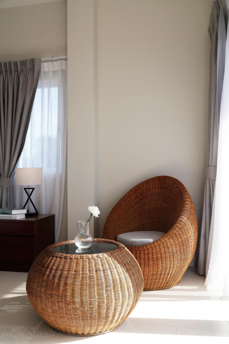 Deluxe Double Room with Balcony - Photo 11