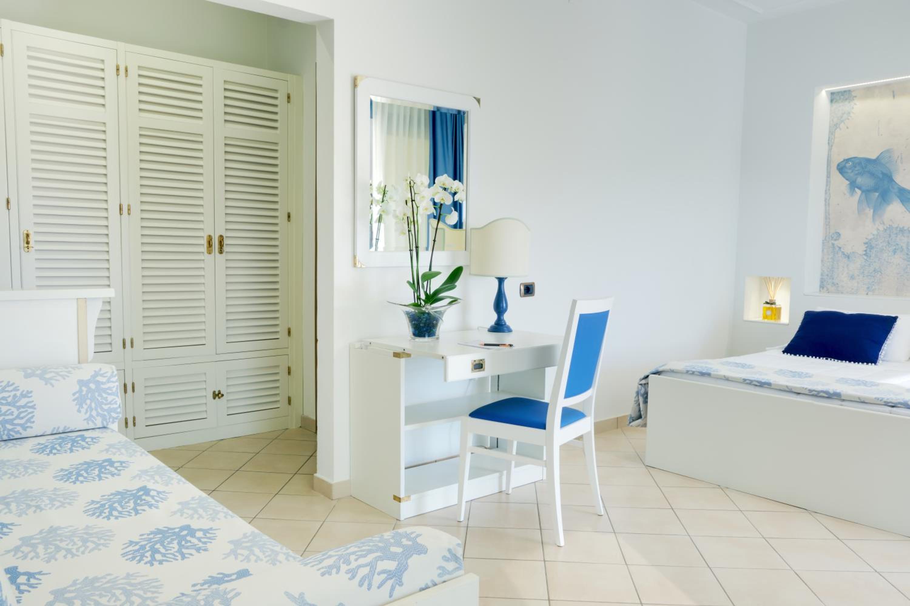 Superior Double or Twin Room with Balcony and Sea View - Photo 1