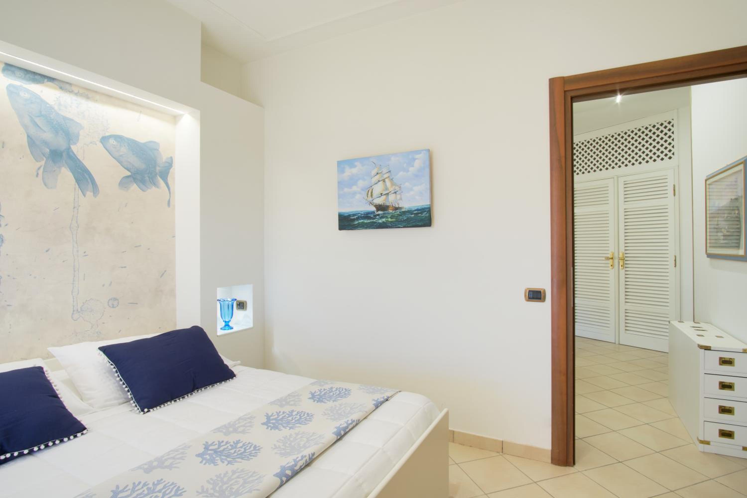 Suite Lateral or Front Sea View - Photo 1