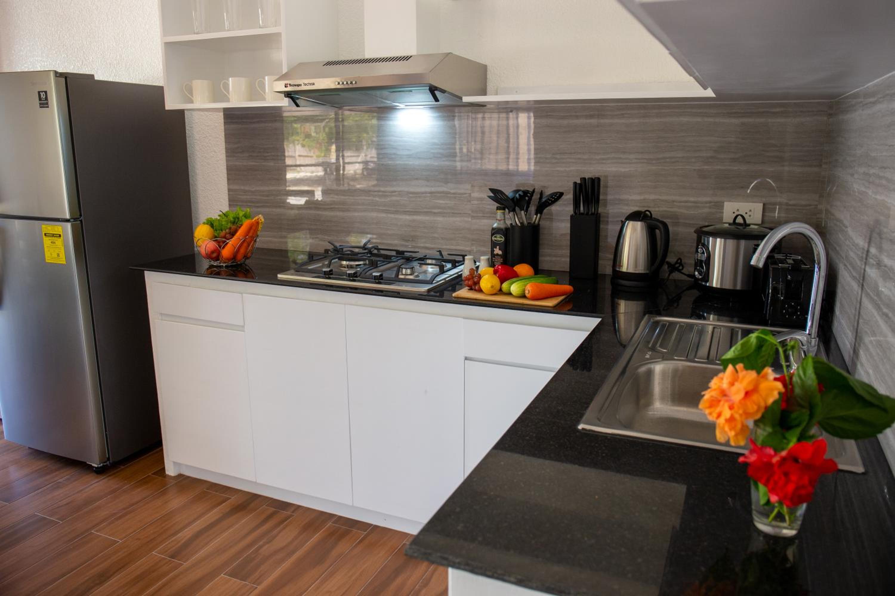 One-Bedroom House - Photo 24