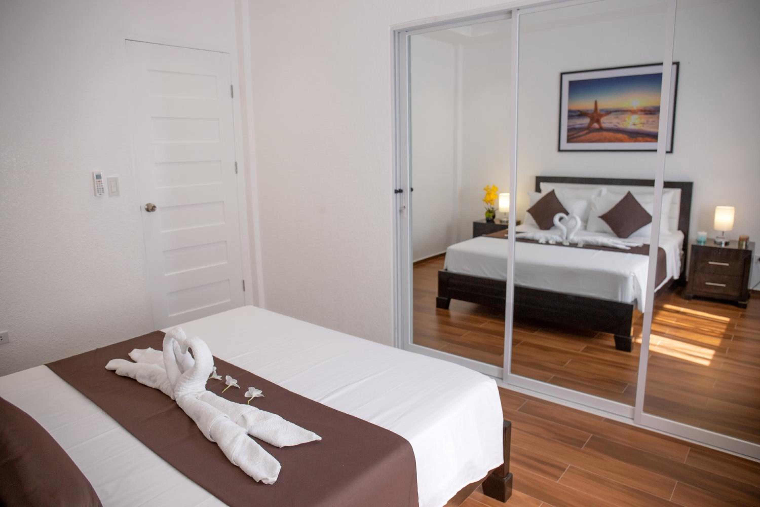 One-Bedroom House - Photo 16
