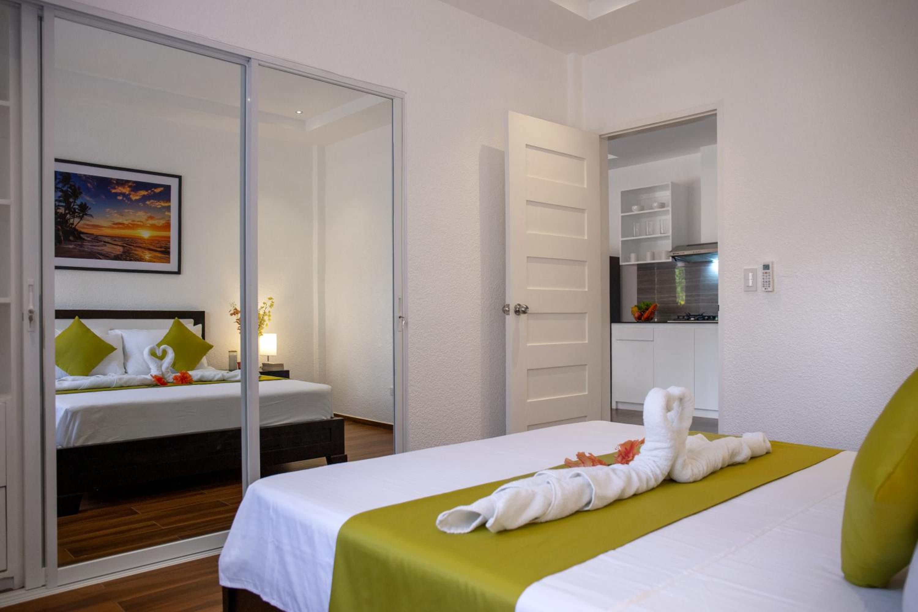 One-Bedroom House - Photo 18