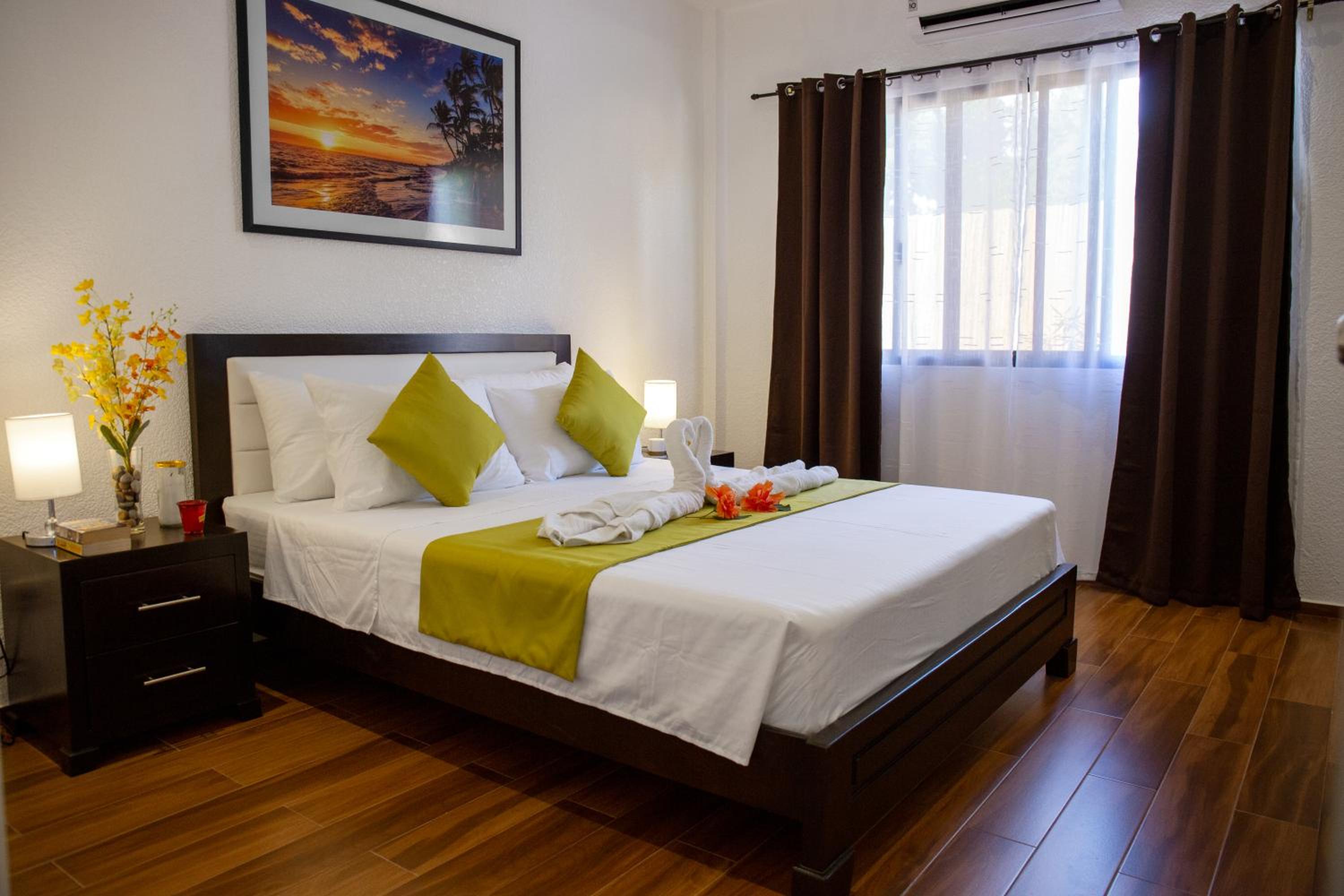 One-Bedroom House - Photo 19