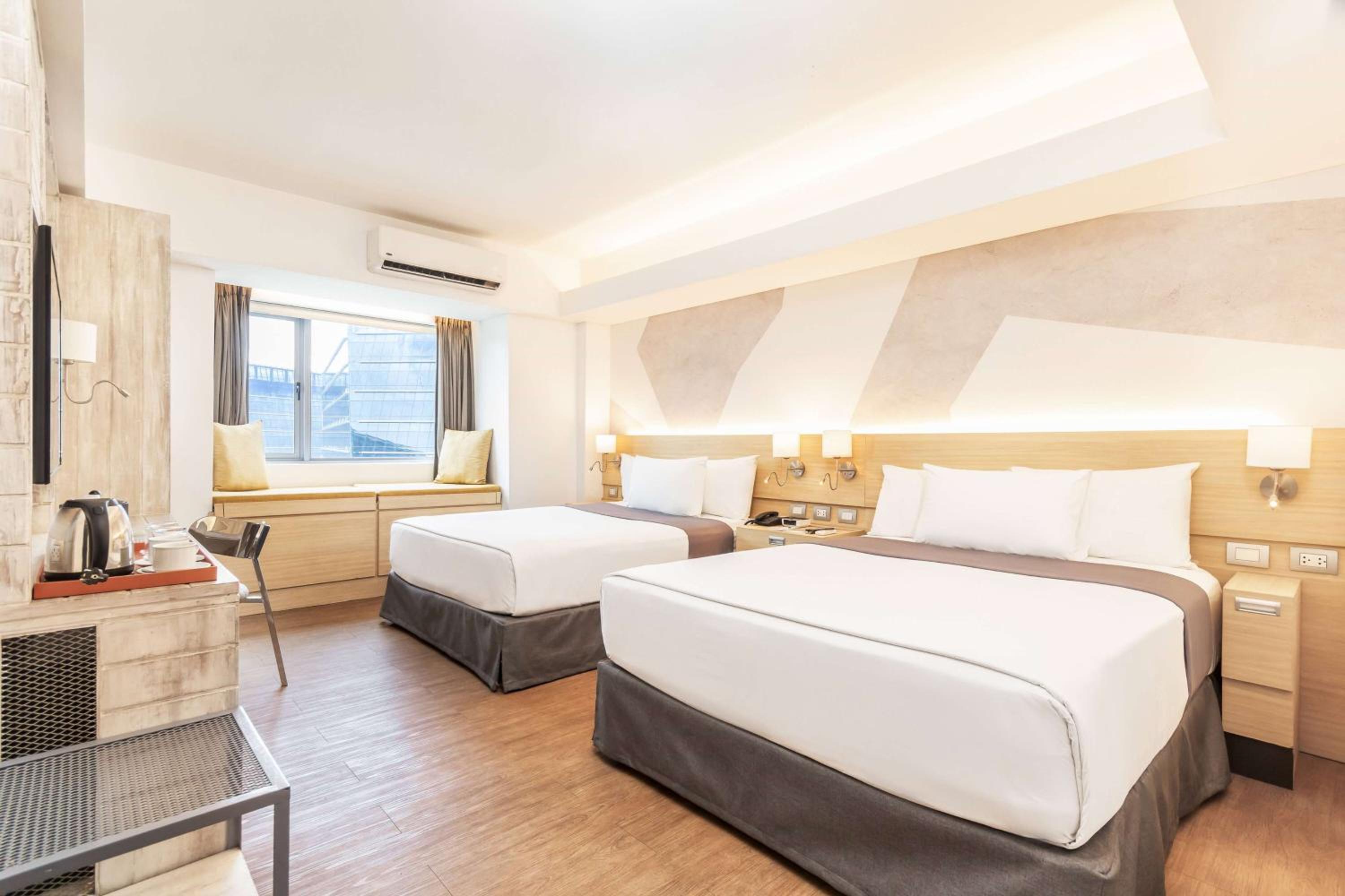 2 Queen Beds Cityscape TRYP Room - Photo 6