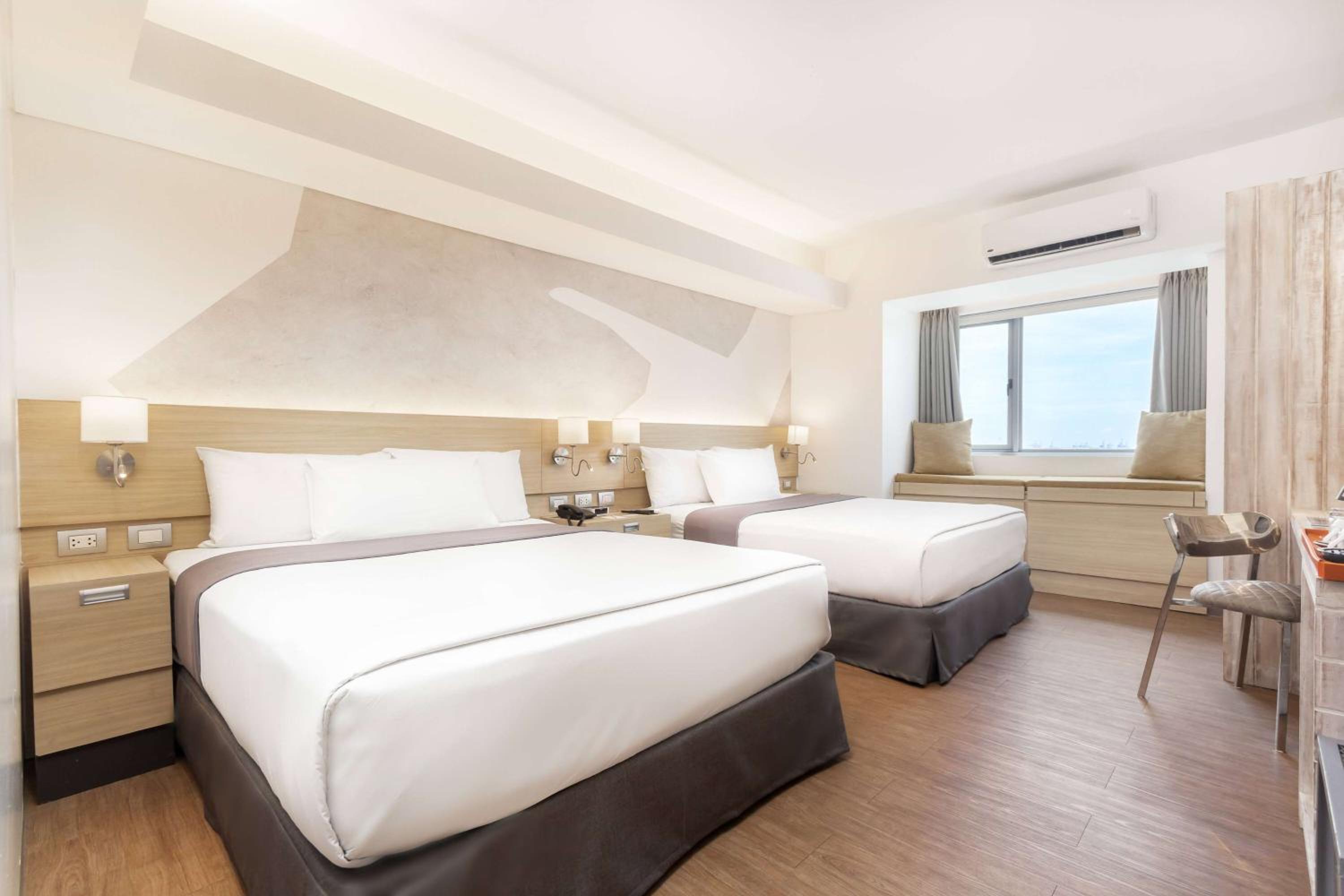 2 Queen Beds Bayside TRYP Room - Photo 7