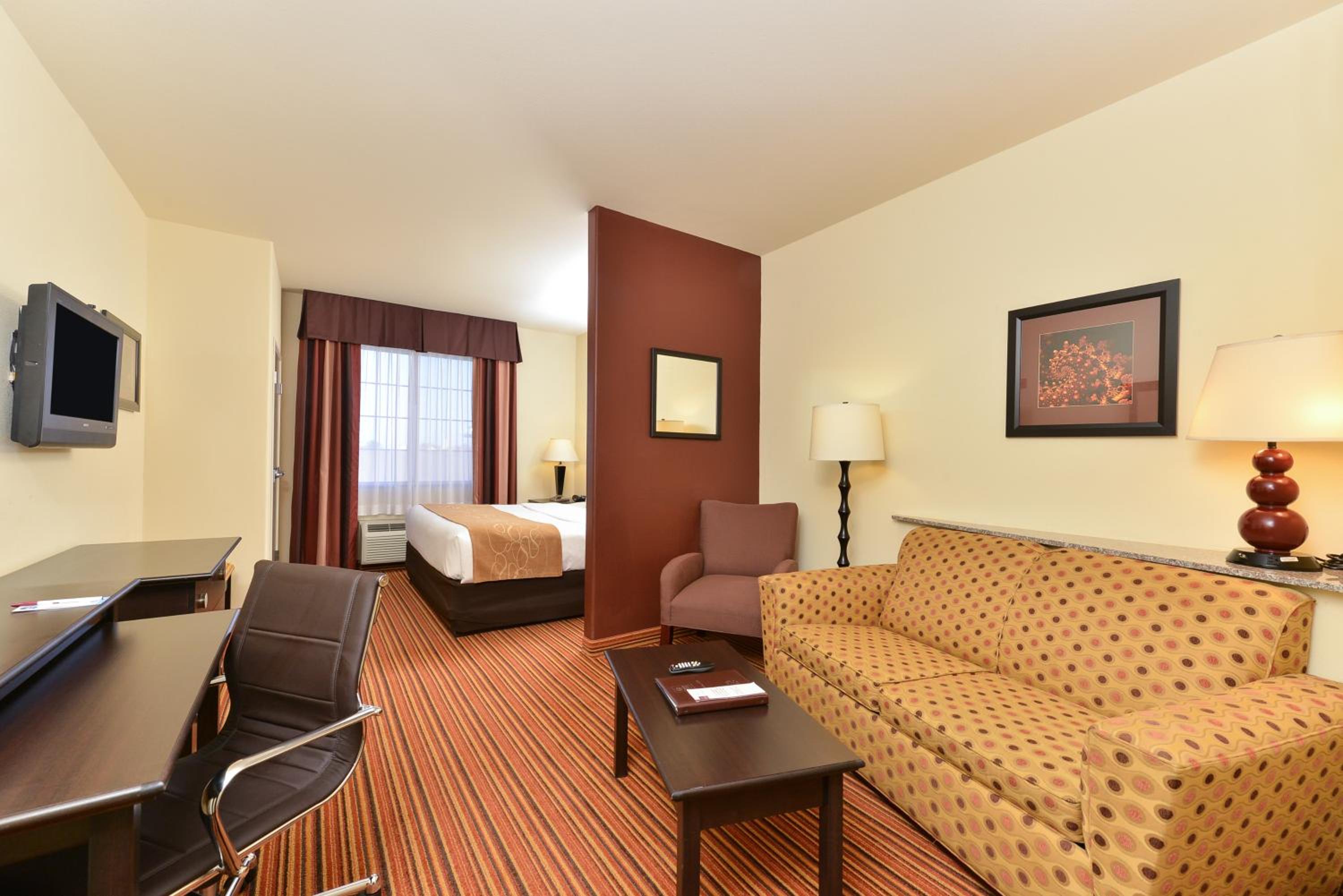 Standard King Suite - Non-Smoking - Photo 2
