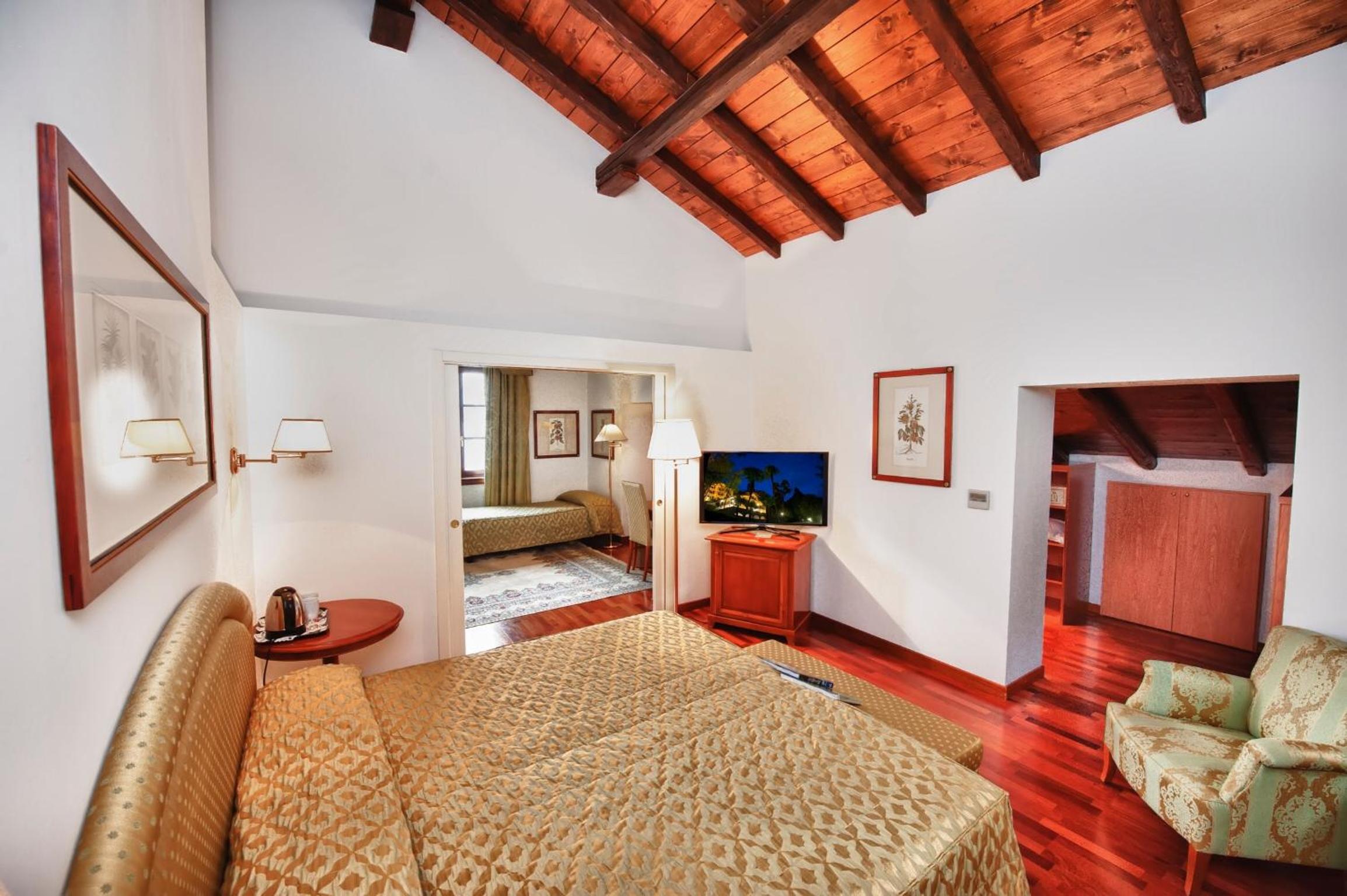 Suite Familiare con Vista Lago