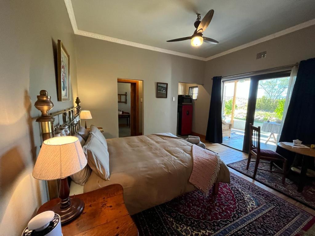 Comfort Queen Room - Photo 17