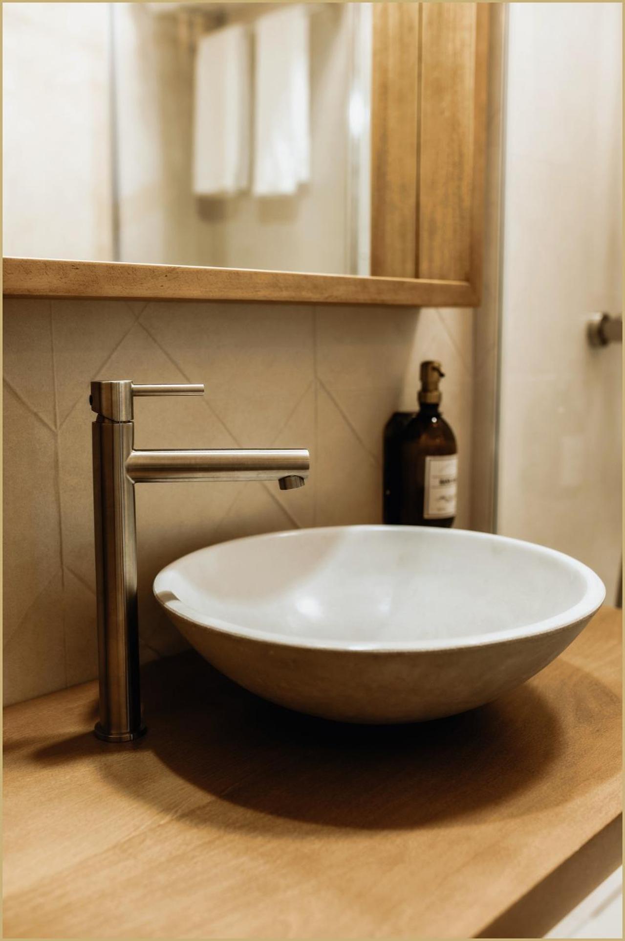 Deluxe Double Room with Shower - Photo 3