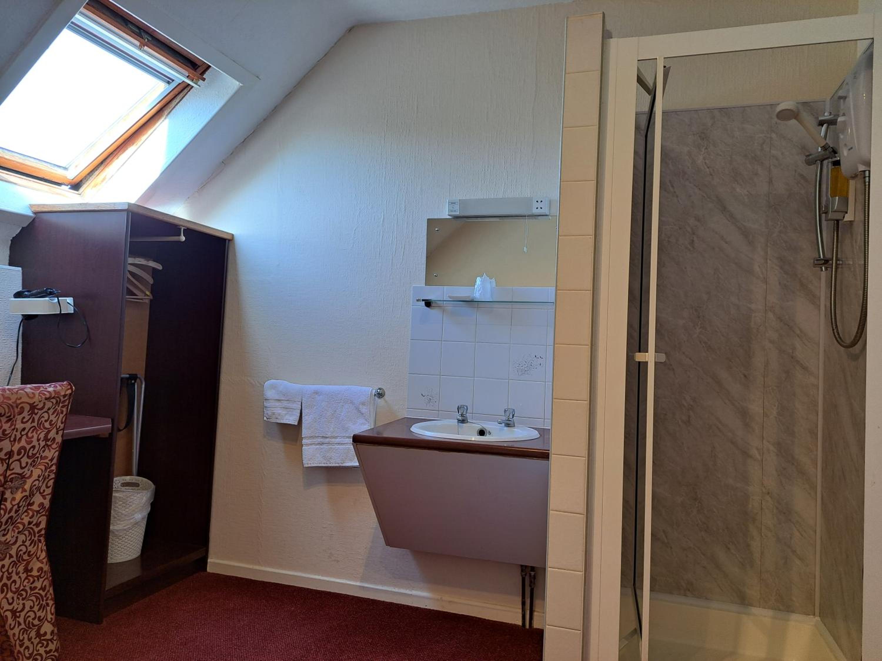 Budget Single Room photo 3