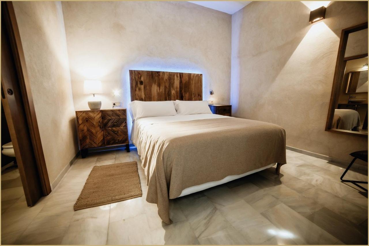 Deluxe Double Room with Shower - Photo 1