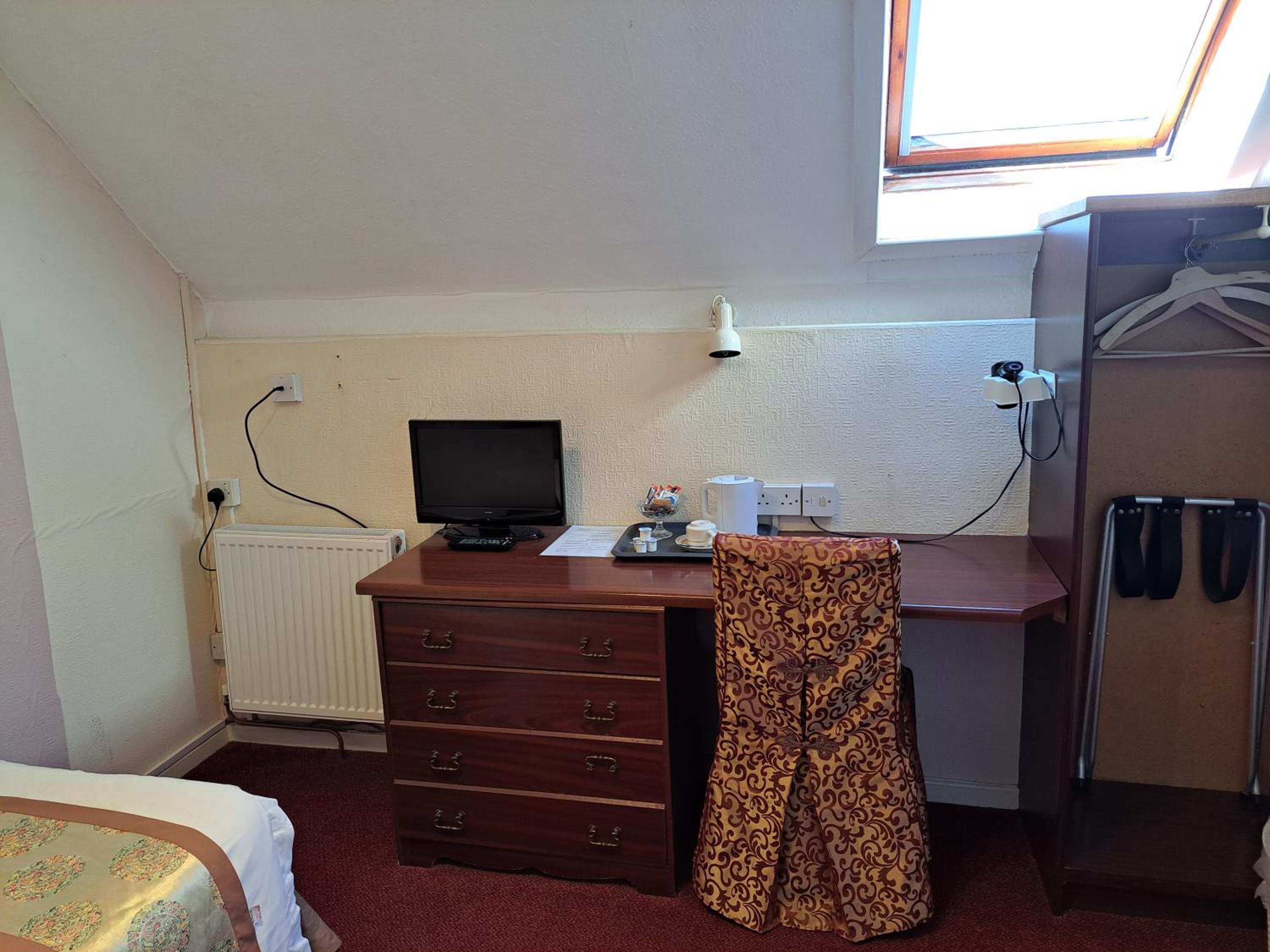 Single Room with Shared Toilet photo 2