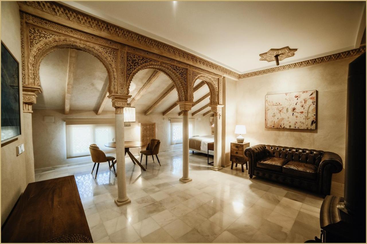 Suite - Photo 1