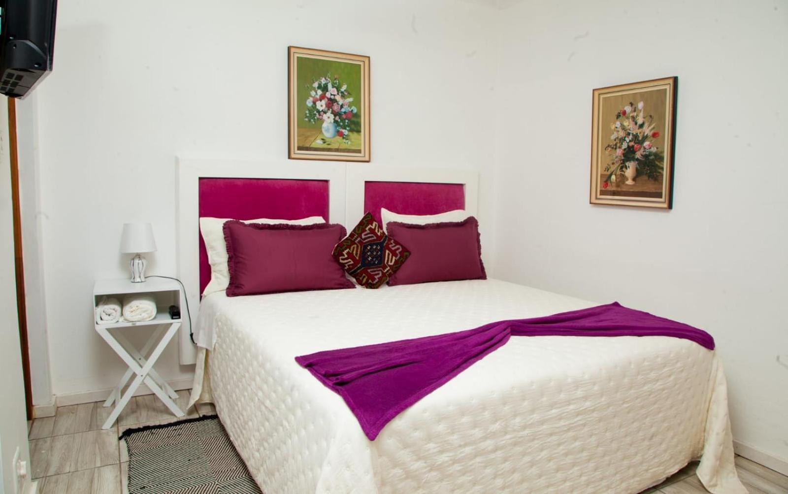 Double Room with Private Bathroom - Photo 1
