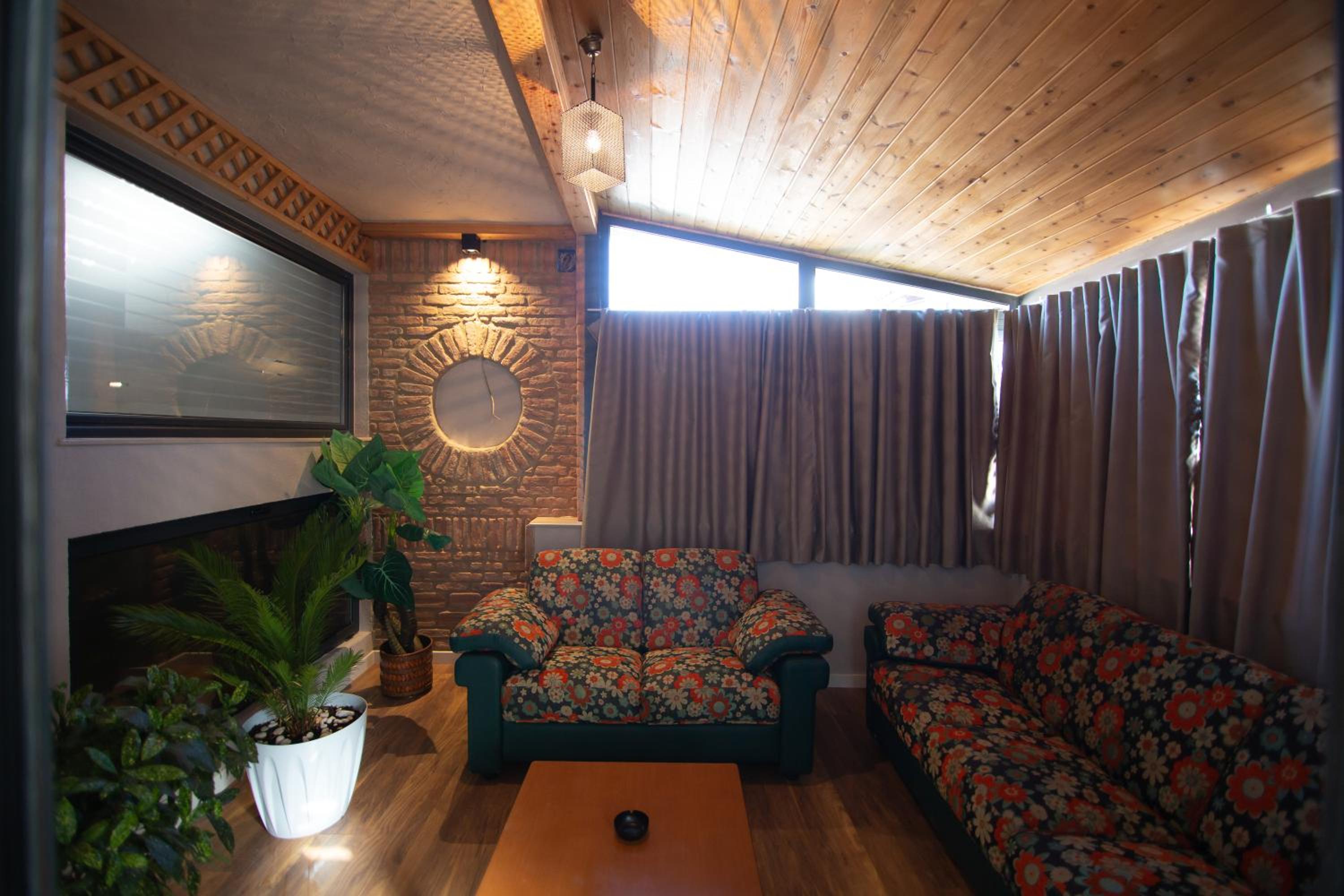 Deluxe Family Room photo 3