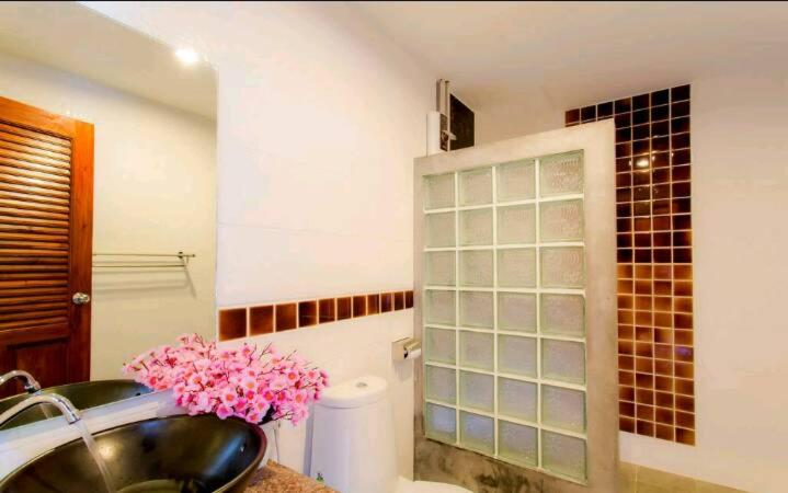 Deluxe Double Room with Balcony - Photo 5